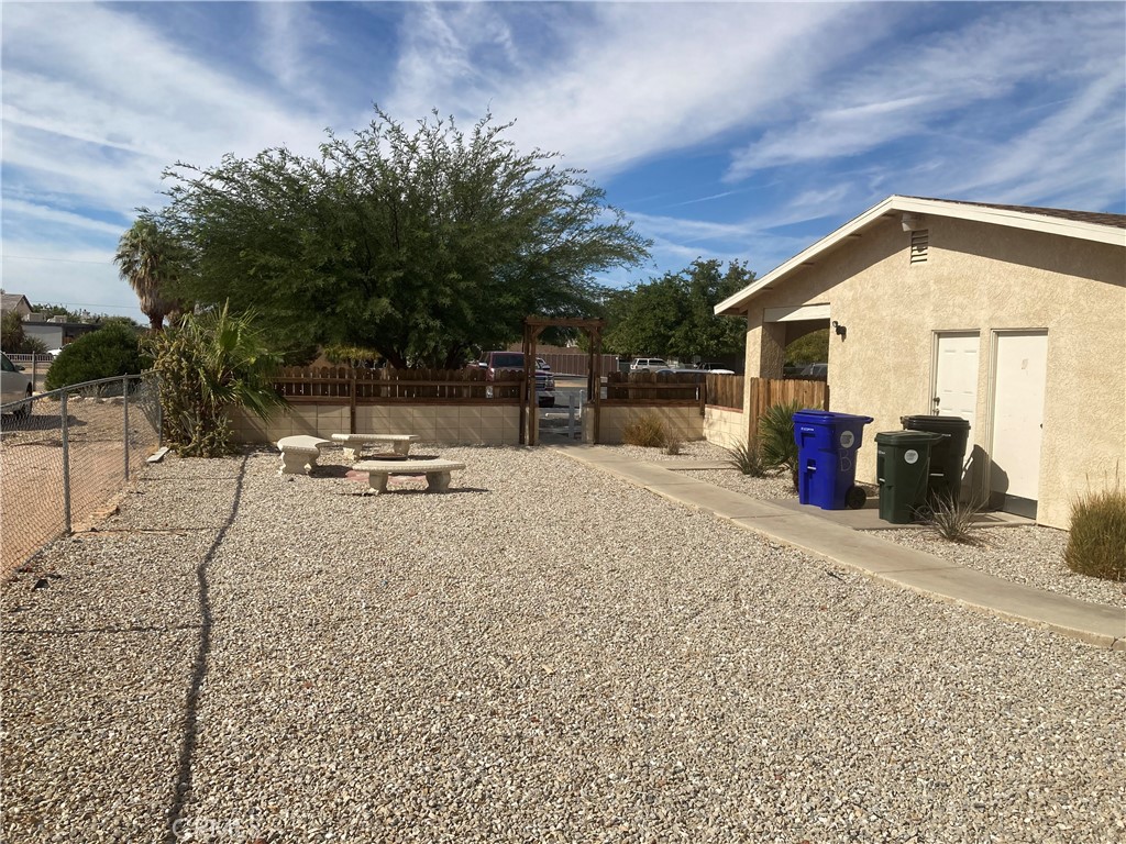 Apple Valley, California, 92308, United States, ,Residential,For Sale,1943330