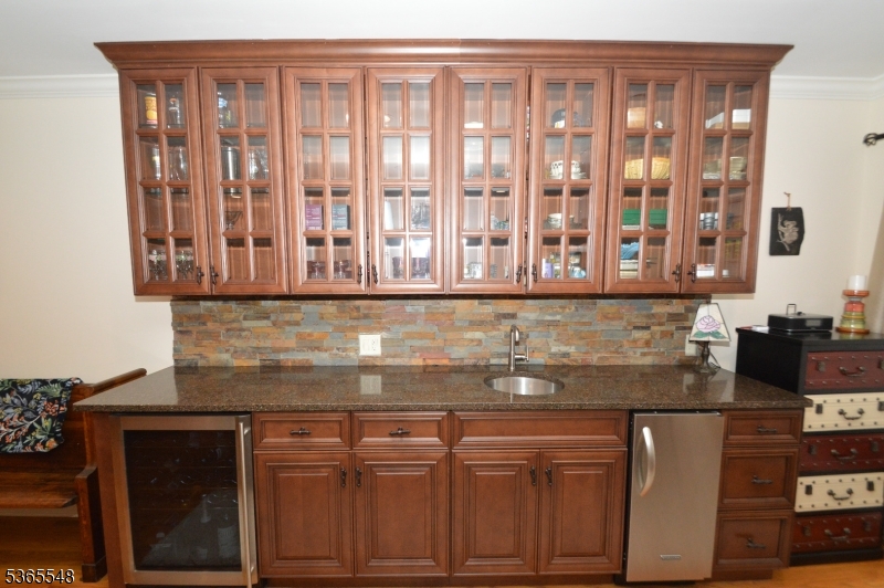 Teaneck, New Jersey, 07666, United States, 2 Bedrooms Bedrooms, ,3 BathroomsBathrooms,Residential,For Sale,1870844