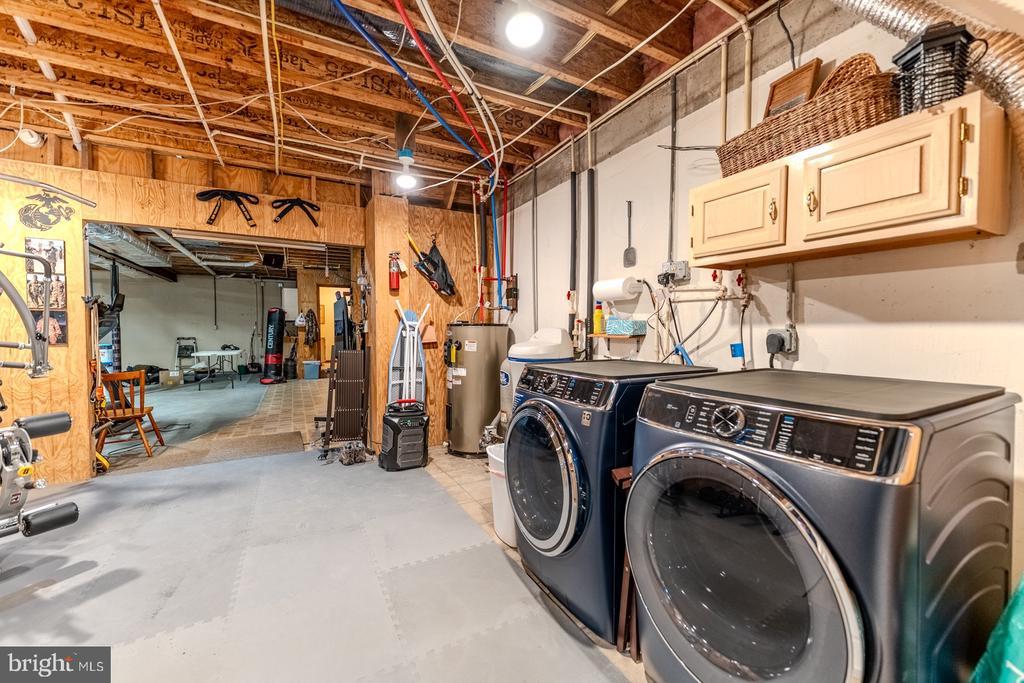 Paw Paw, West Virginia, 25434, United States, 3 Bedrooms Bedrooms, ,3 BathroomsBathrooms,Residential,For Sale,1989238