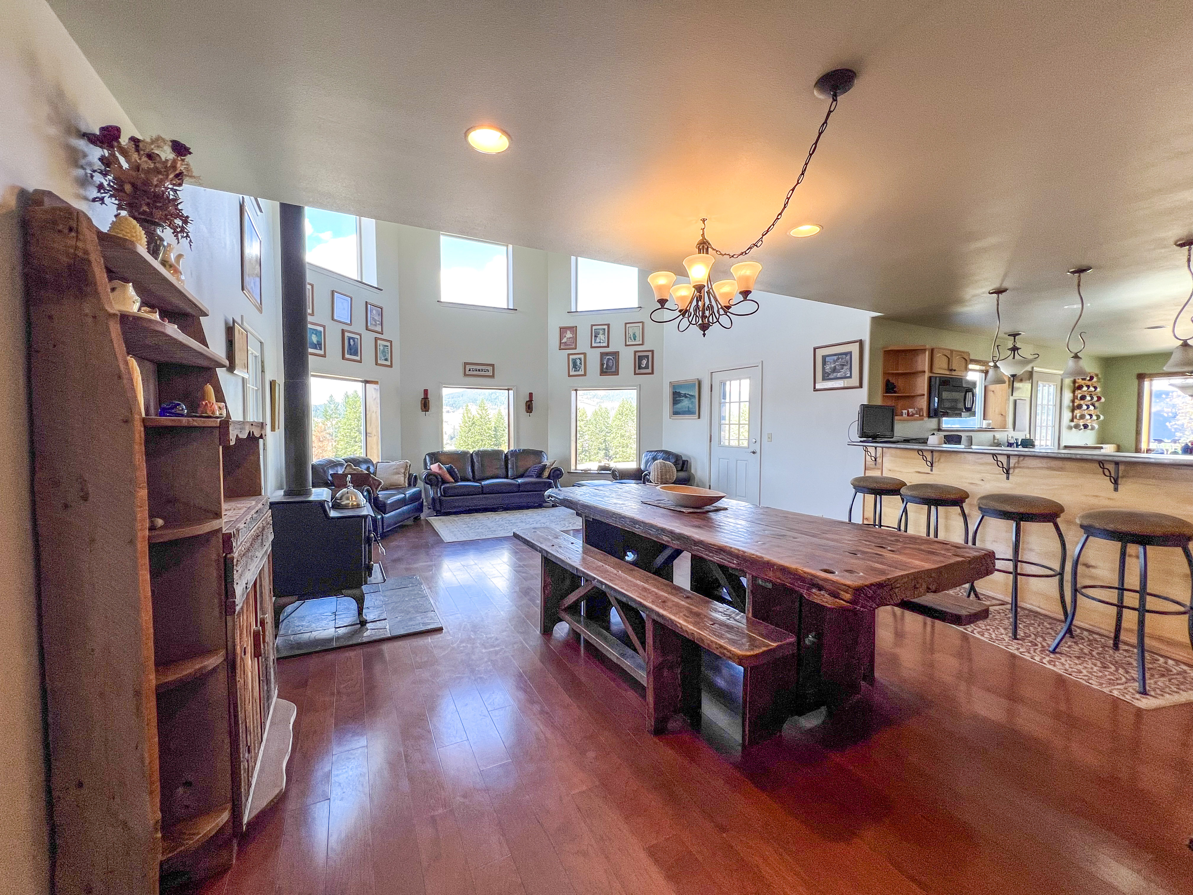 Kettle Falls, Washington, 99141, United States, 4 Bedrooms Bedrooms, ,4 BathroomsBathrooms,Residential,For Sale,1984366