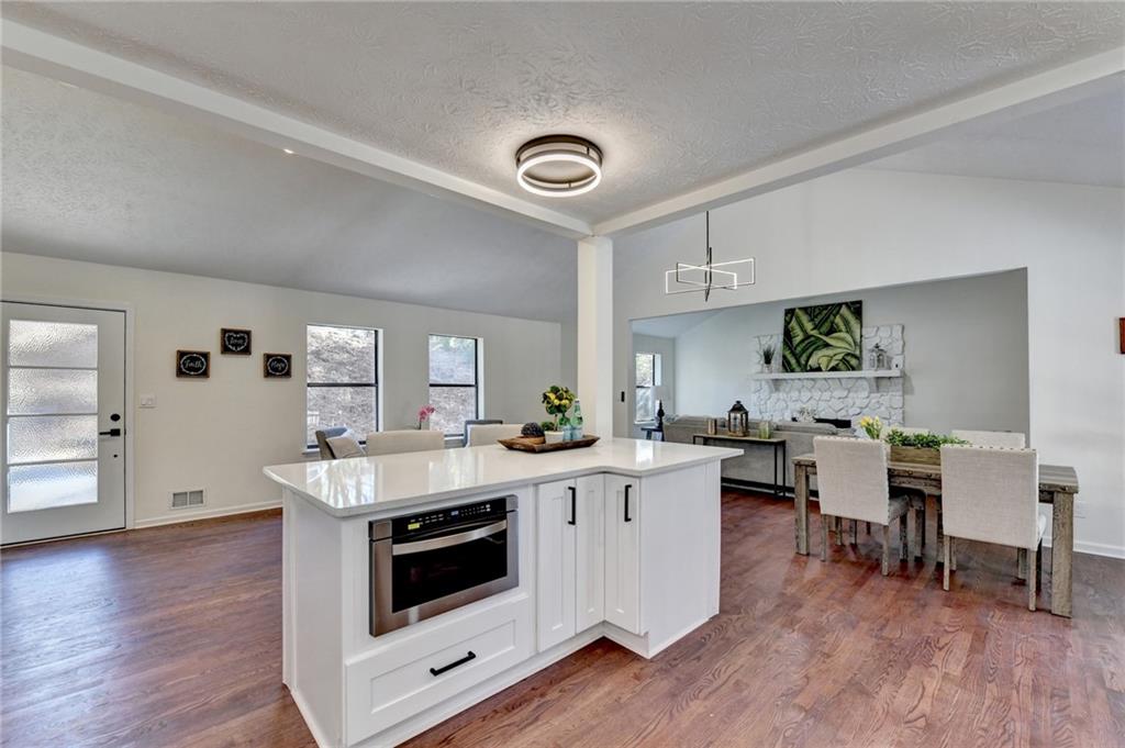 Roswell, Georgia, 30076, United States, 6 Bedrooms Bedrooms, ,3 BathroomsBathrooms,Residential,For Sale,2006214