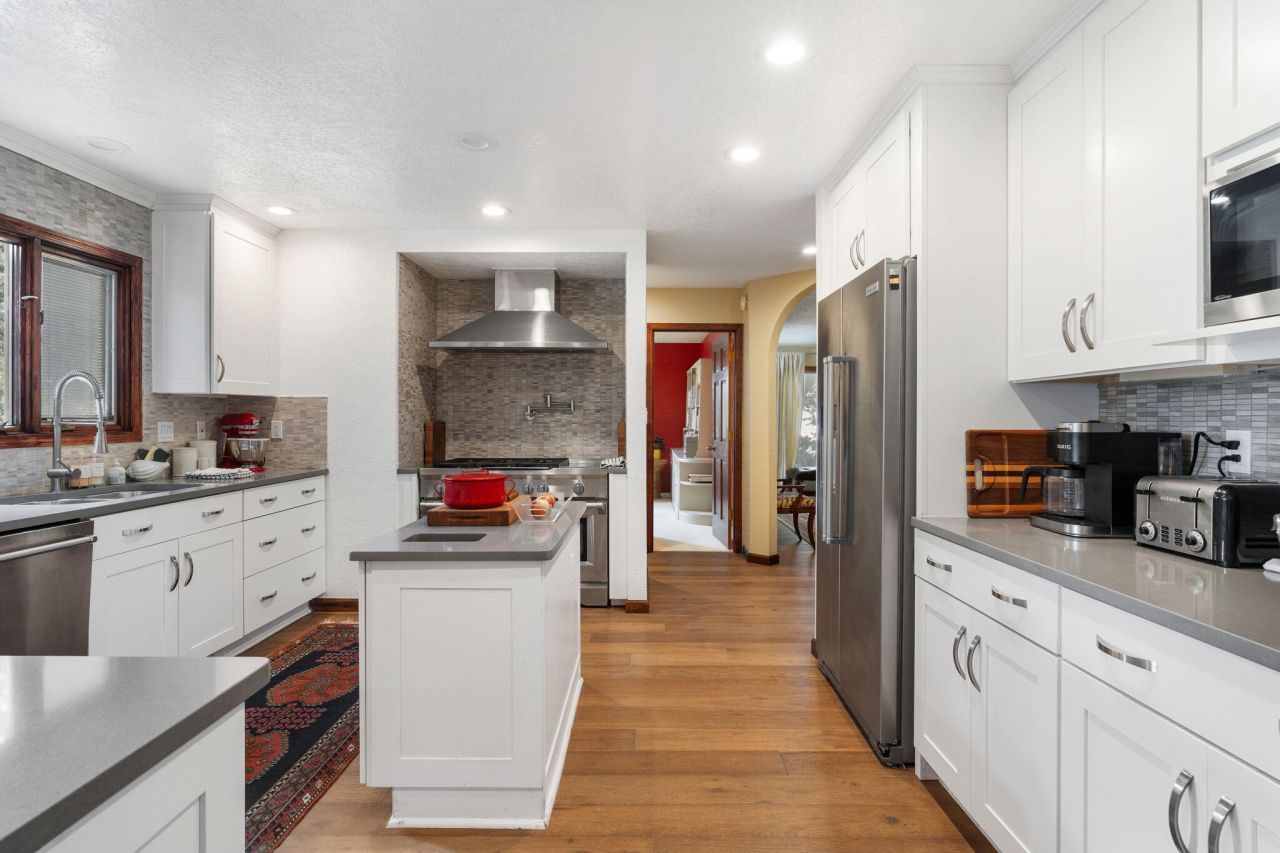Albuquerque, New Mexico, 87111, United States, 4 Bedrooms Bedrooms, ,3 BathroomsBathrooms,Residential,For Sale,1906383