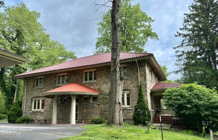 Altoona, Pennsylvania, 16602, United States, 4 Bedrooms Bedrooms, ,4 BathroomsBathrooms,Residential,For Sale,1826660