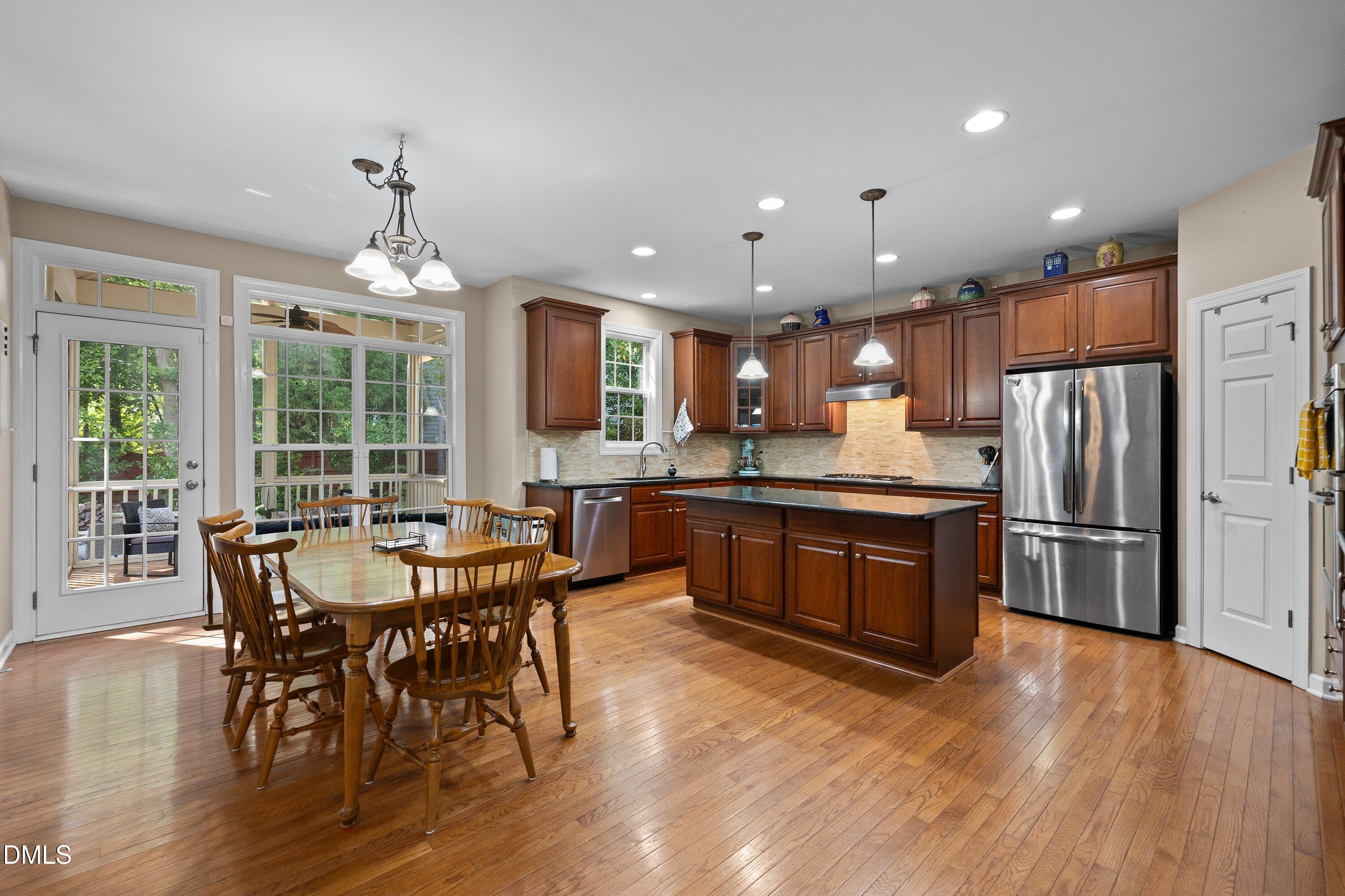 Apex, North Carolina, 27502, United States, 5 Bedrooms Bedrooms, ,4 BathroomsBathrooms,Residential,For Sale,1947083