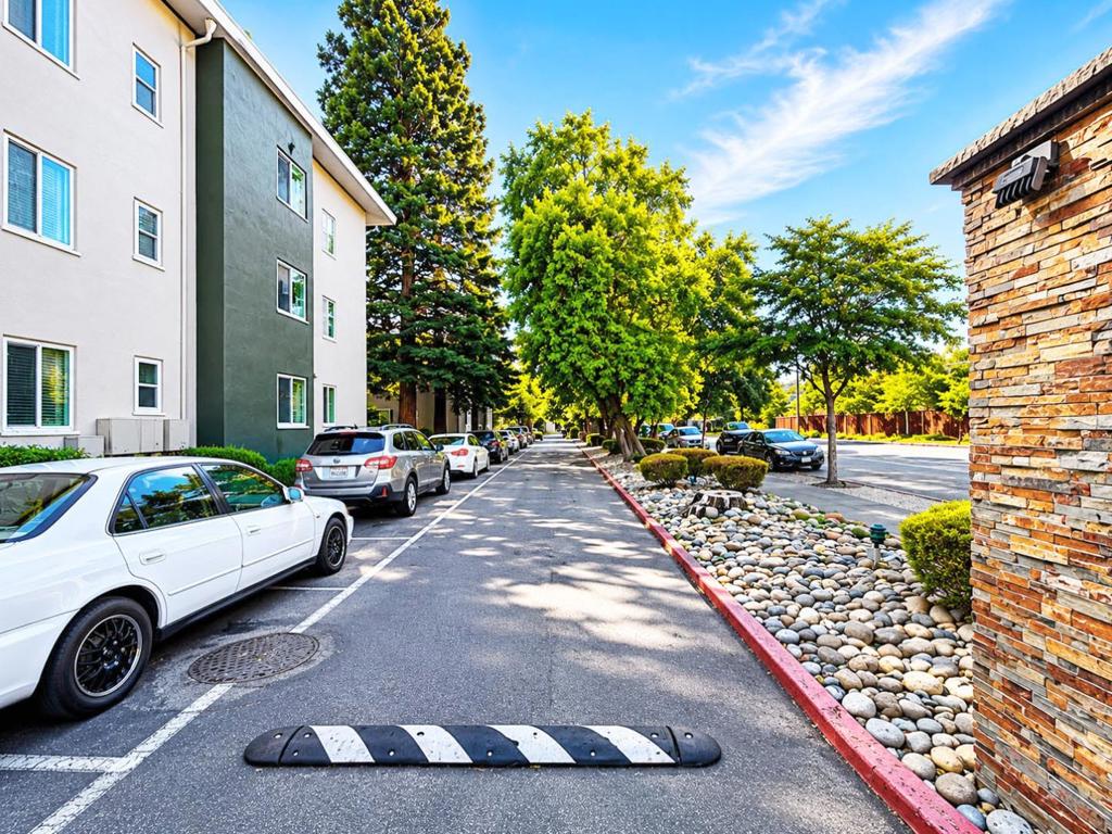 San Mateo, California, 94401, United States, 2 Bedrooms Bedrooms, ,1 BathroomBathrooms,Residential,For Sale,2049051