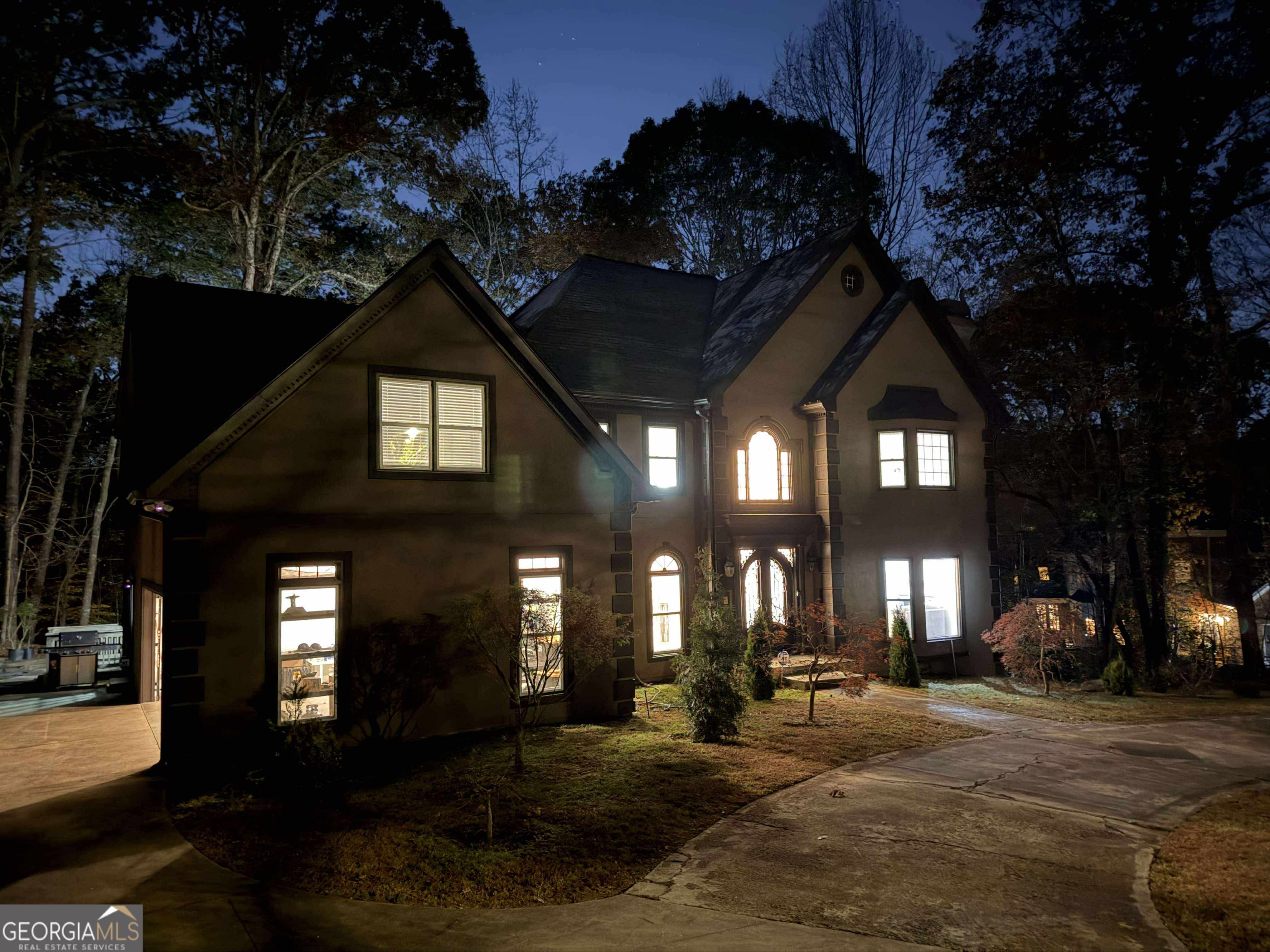 Atlanta, Georgia, 30350, United States, 8 Bedrooms Bedrooms, ,6 BathroomsBathrooms,Residential,For Sale,1992514