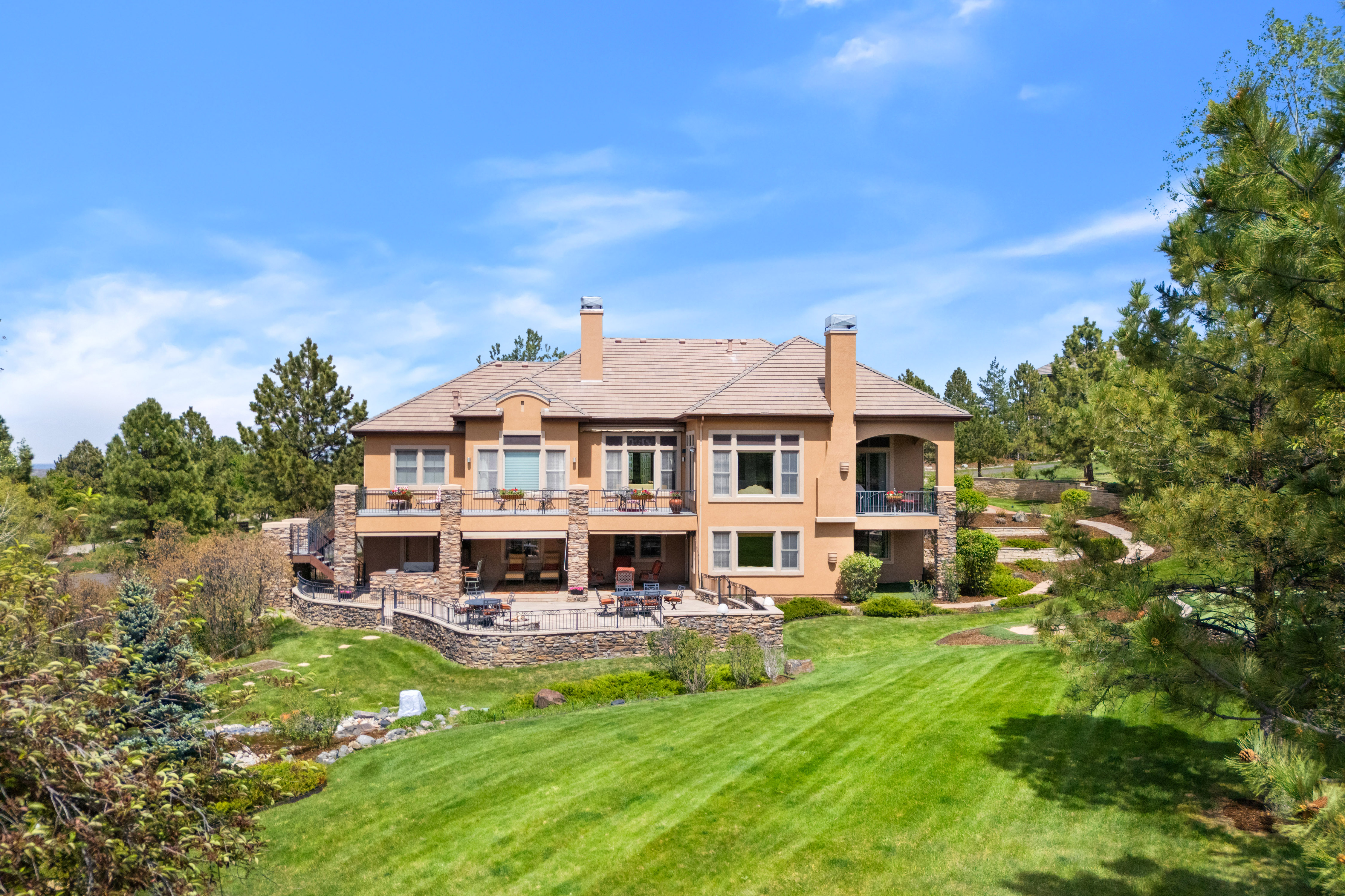  Exceptional ranch-style home in the prestigious gated golf course community - 物件實景
