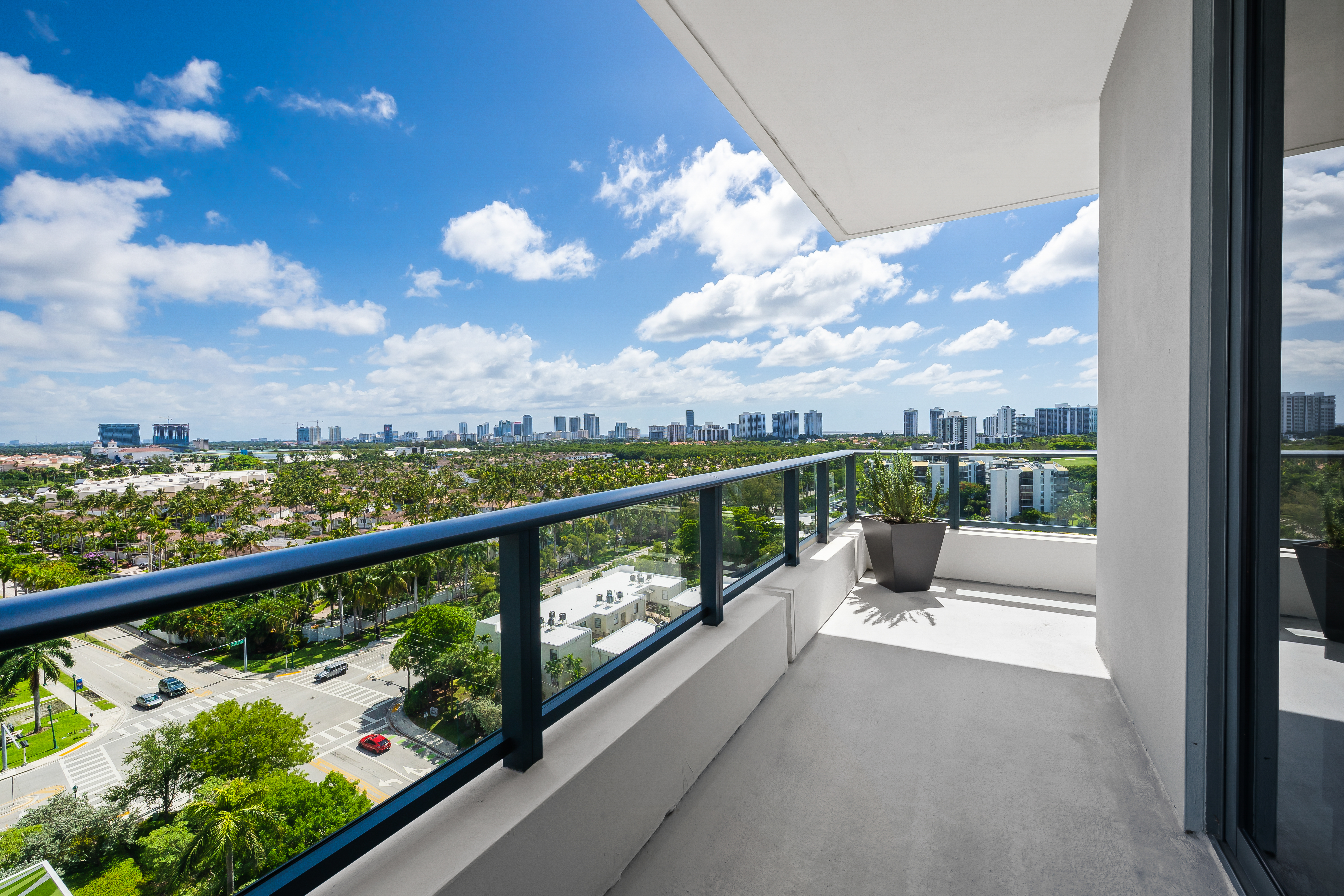  2960 NE 207th St, Aventura, FL, 33180 - 物件實景