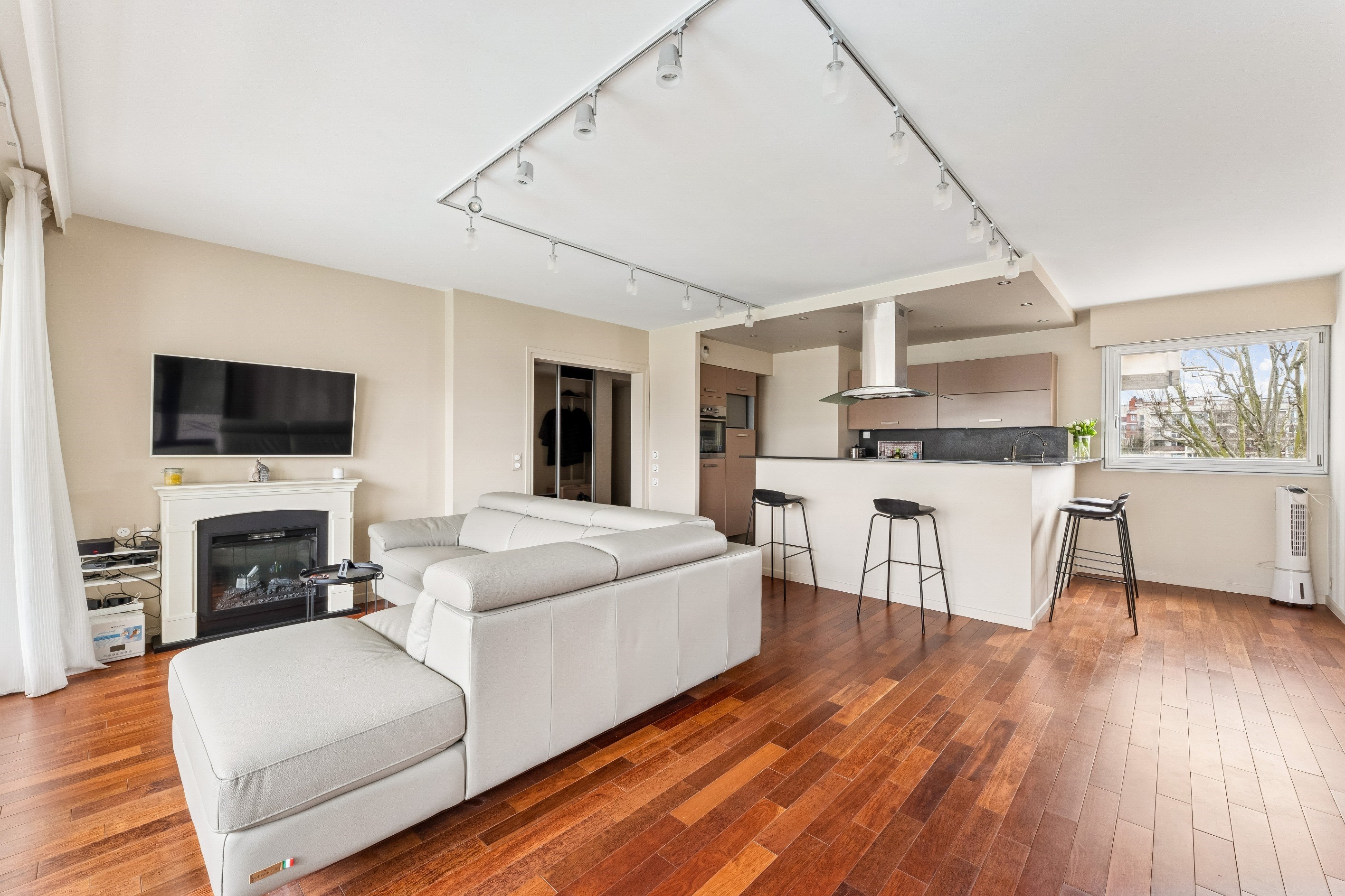  Elegant Apartment with Terrace – Neuilly-sur-Seine - 物件實景