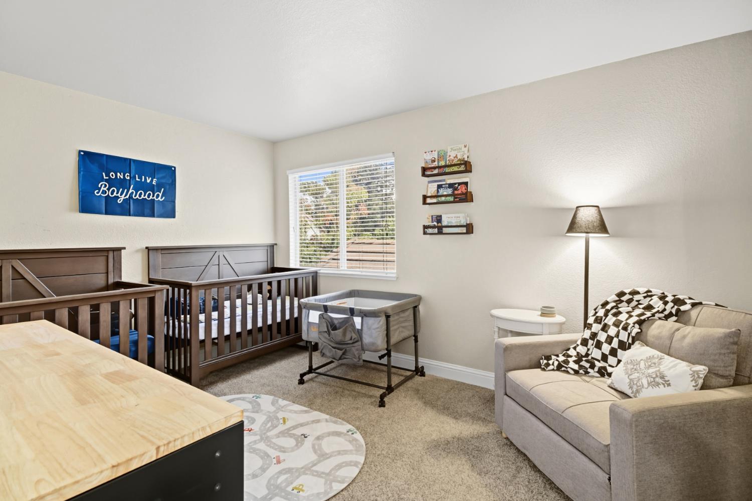 Elk Grove, California, 95624, United States, 4 Bedrooms Bedrooms, ,4 BathroomsBathrooms,Residential,For Sale,1987629