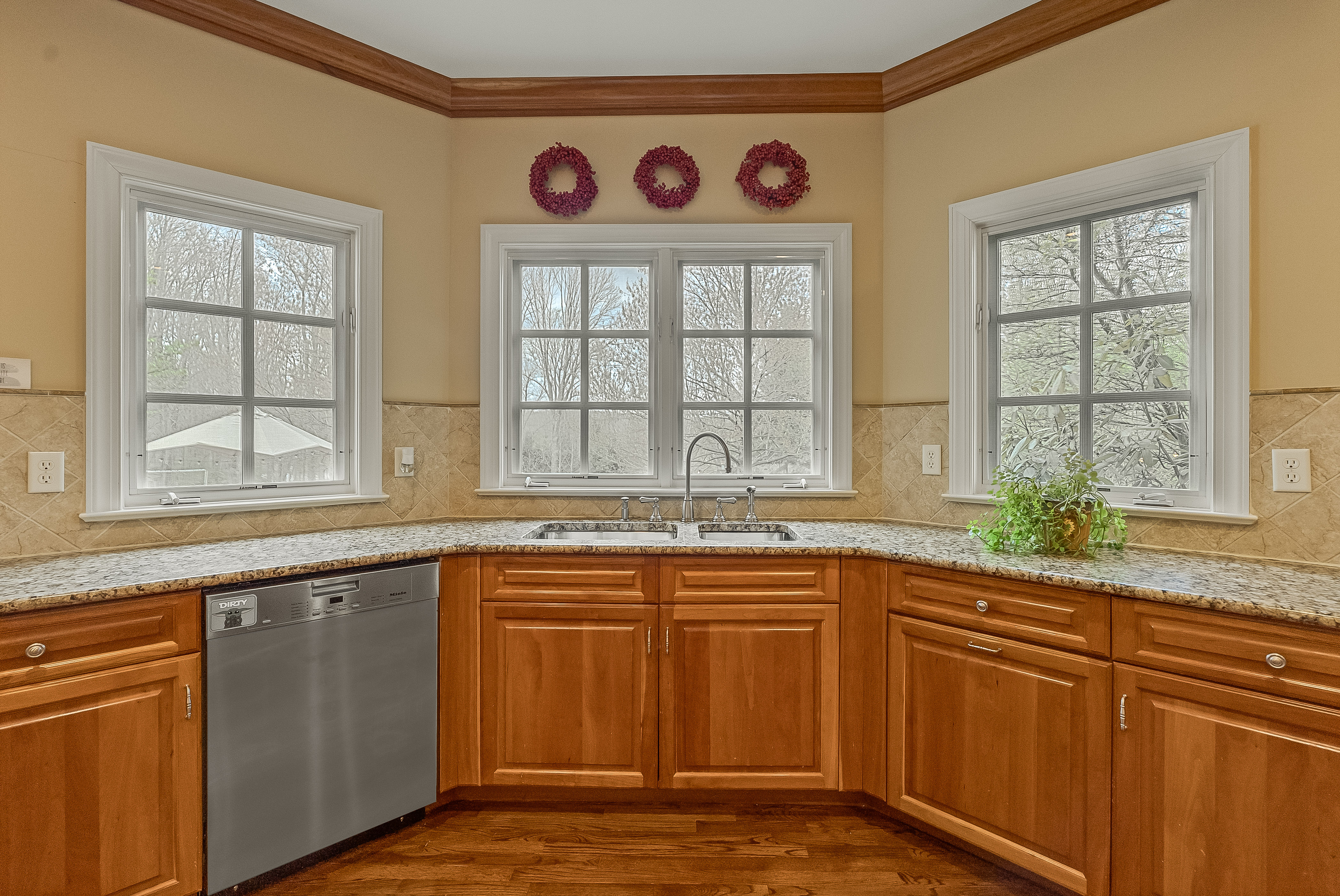  Georgian Colonial Home Set on Three Plus Acres - 物件實景