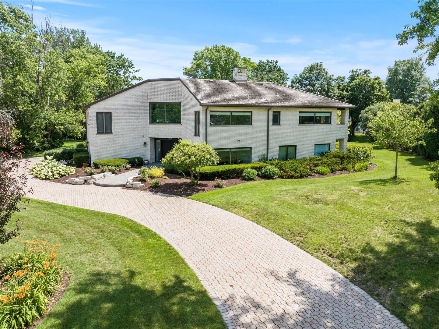 Oak Brook, Illinois, 60523, United States, 5 Bedrooms Bedrooms, ,6 BathroomsBathrooms,Residential,For Sale,1903537