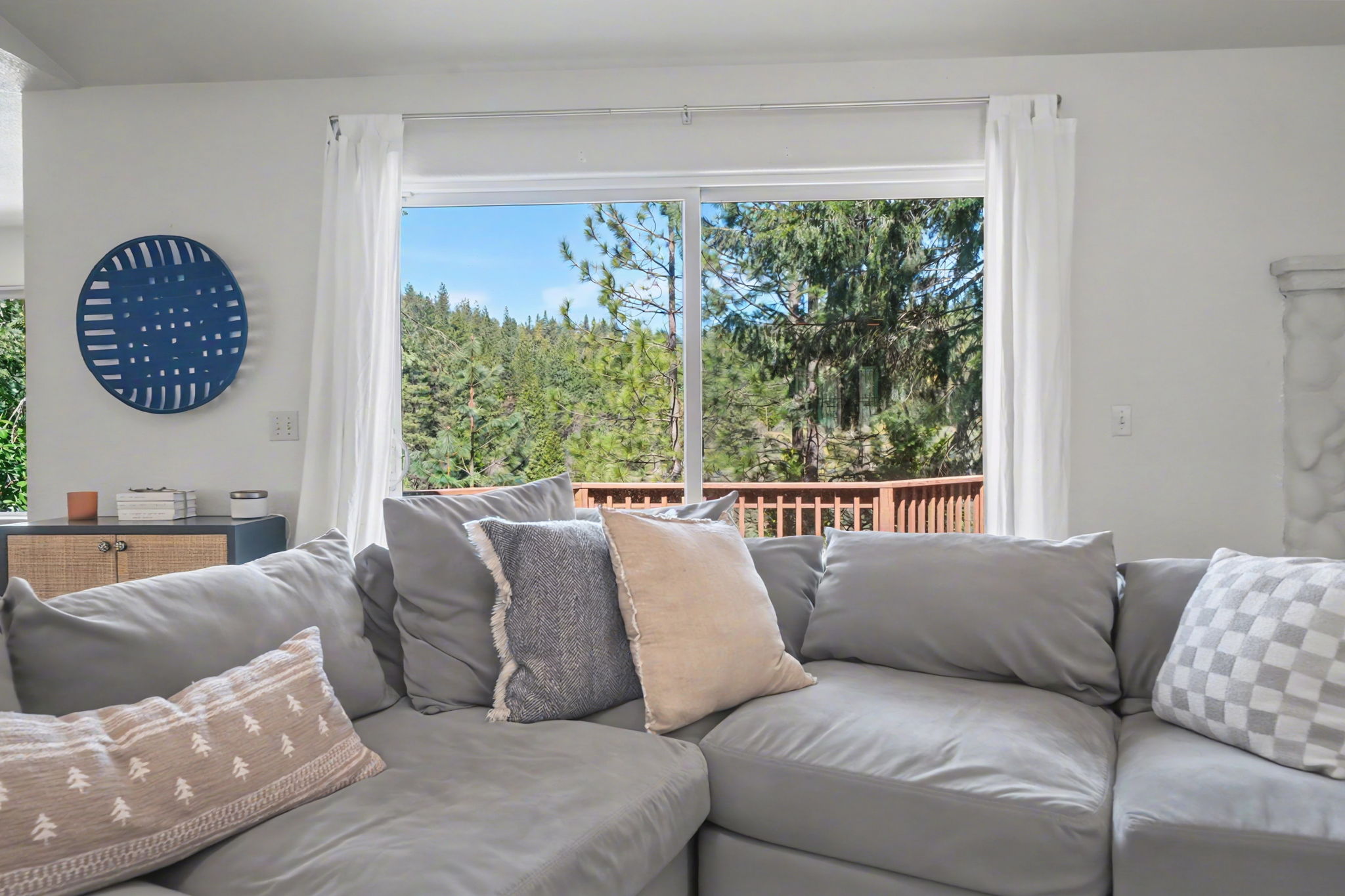  Quiet Cul-de-Sac Living with Views, Modern Updates - 物件實景