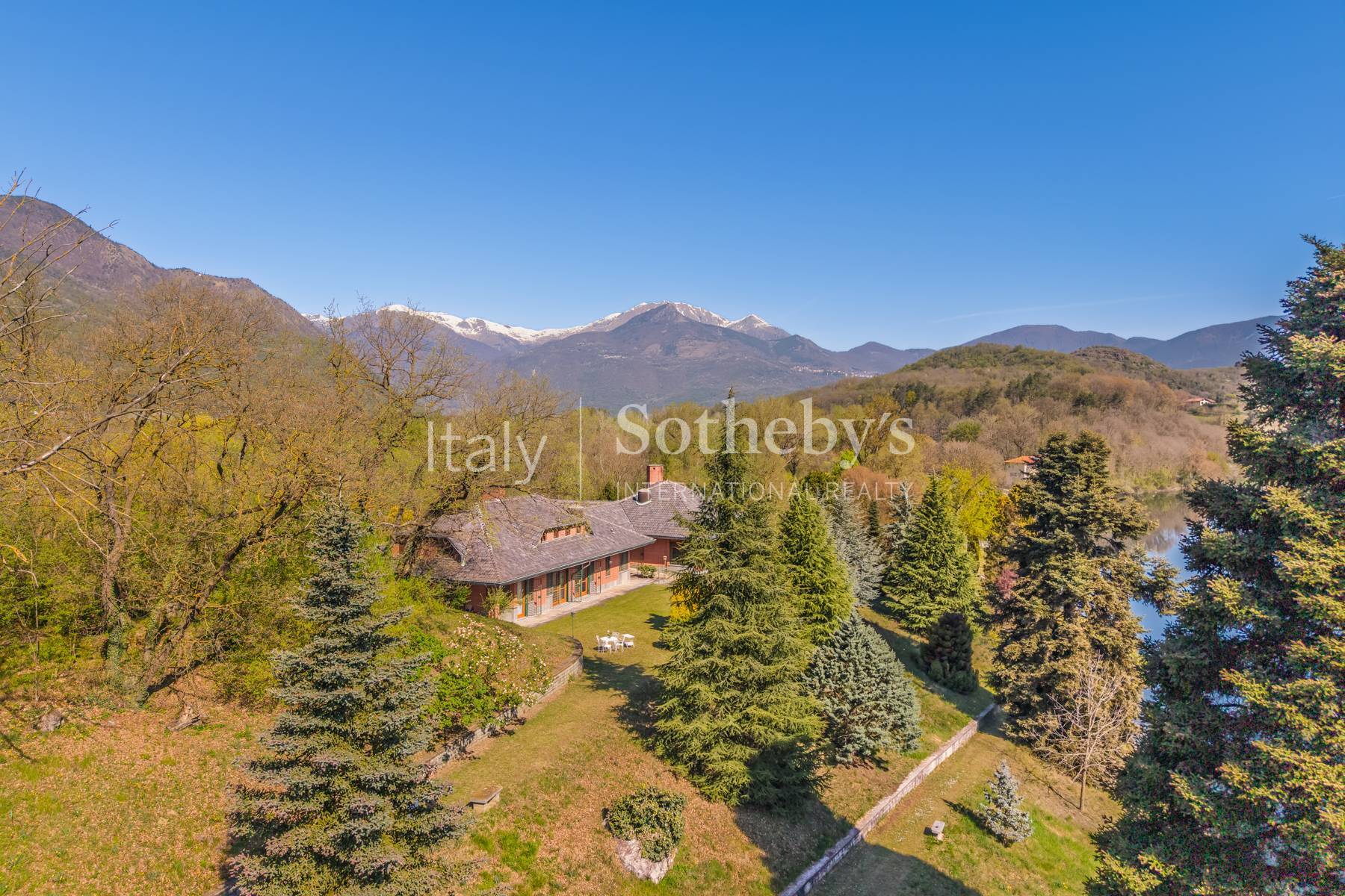  Waterfront villa with private park on Lake Avigliana - 物件實景