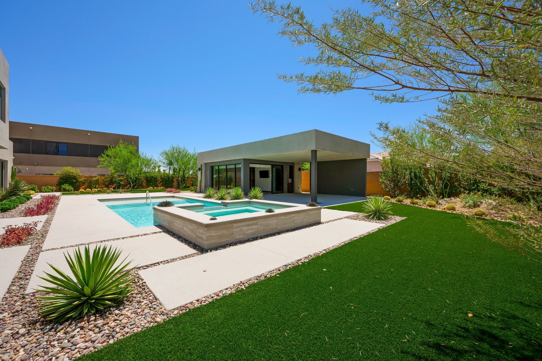  Private Contemporary Masterpiece in Las Vegas