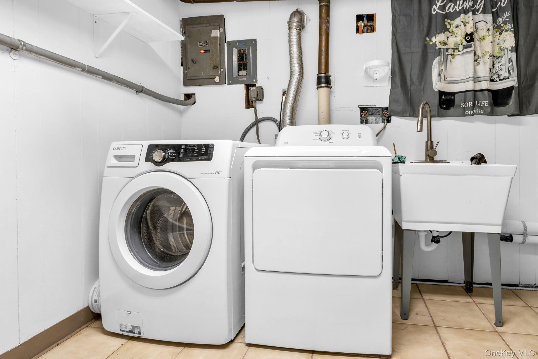 Mahopac, New York, 10541, United States, 4 Bedrooms Bedrooms, ,3 BathroomsBathrooms,Residential,For Sale,2002919