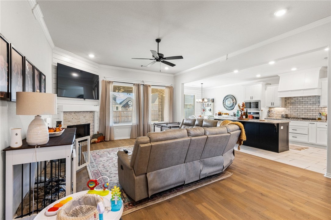 Pea Ridge, Arkansas, 72751, United States, 4 Bedrooms Bedrooms, ,3 BathroomsBathrooms,Residential,For Sale,1995681