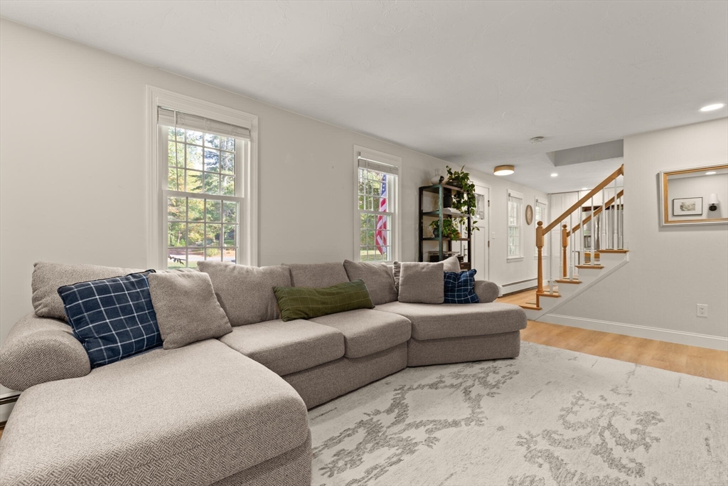 Easton, Massachusetts, 02356, United States, 3 Bedrooms Bedrooms, ,2 BathroomsBathrooms,Residential,For Sale,1960766