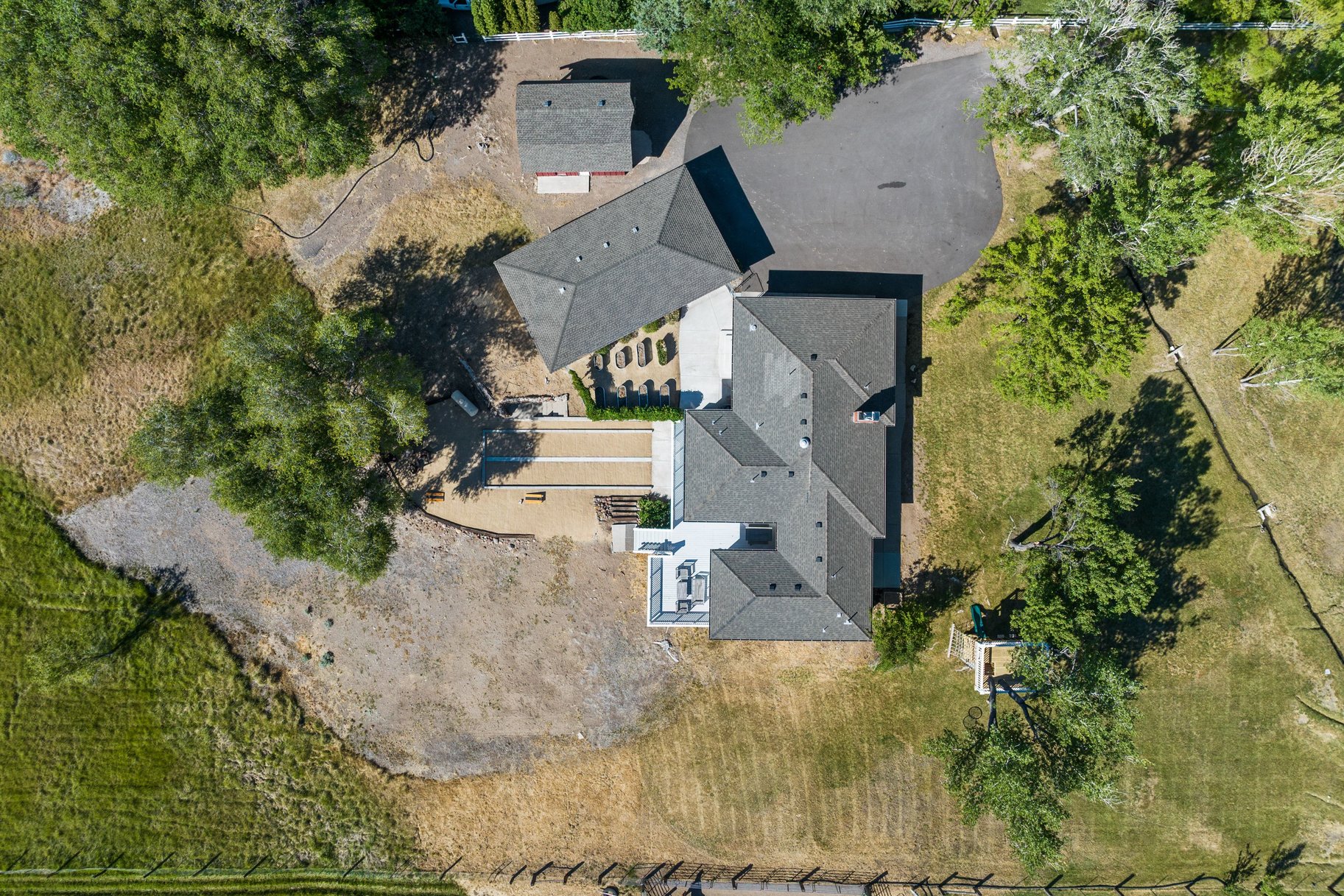  3855 Fairview Road - 物件實景