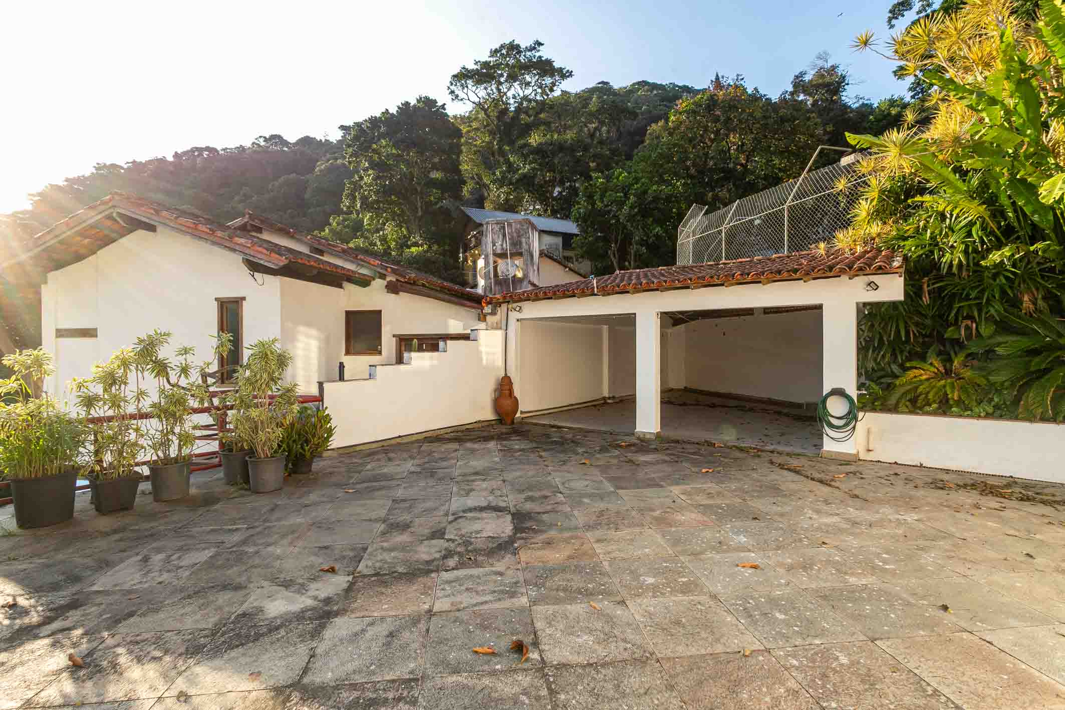  Nature connected residence with privileged views. - 物件實景