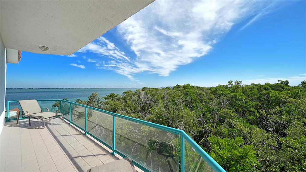 Longboat Key, Florida, 34228, United States, 2 Bedrooms Bedrooms, ,3 BathroomsBathrooms,Residential,For Sale,1989071
