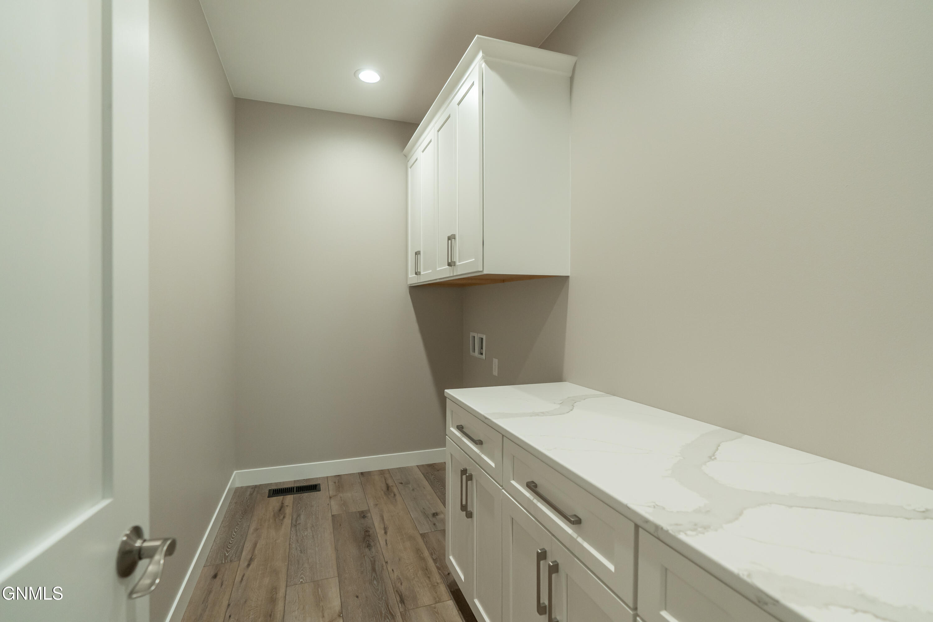 Bismarck, North Dakota, 58504, United States, 3 Bedrooms Bedrooms, ,3 BathroomsBathrooms,Residential,For Sale,1938012