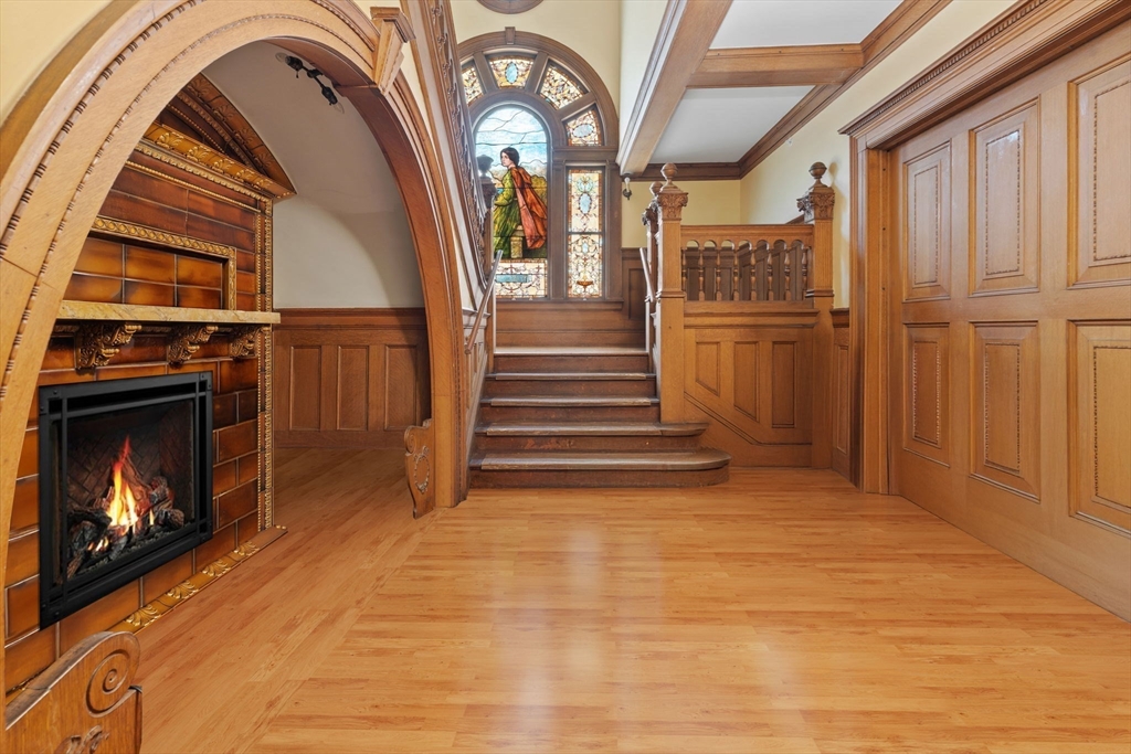 Worcester, Massachusetts, 01610, United States, 17 Bedrooms Bedrooms, ,4 BathroomsBathrooms,Residential,For Sale,1994220