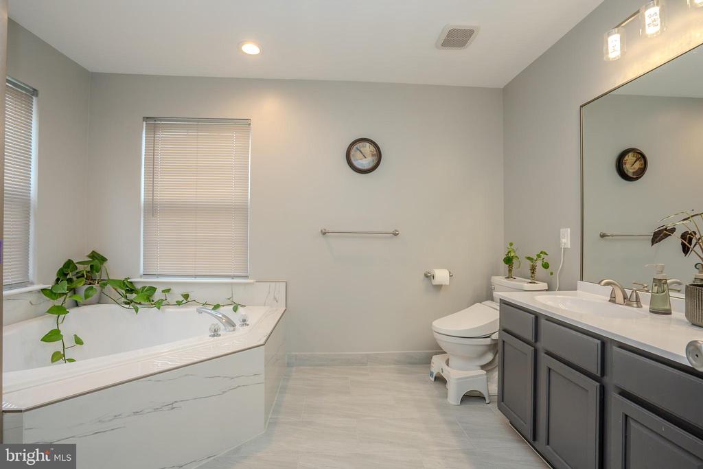Plainsboro, New Jersey, 08536, United States, 4 Bedrooms Bedrooms, ,3 BathroomsBathrooms,Residential,For Sale,1900525