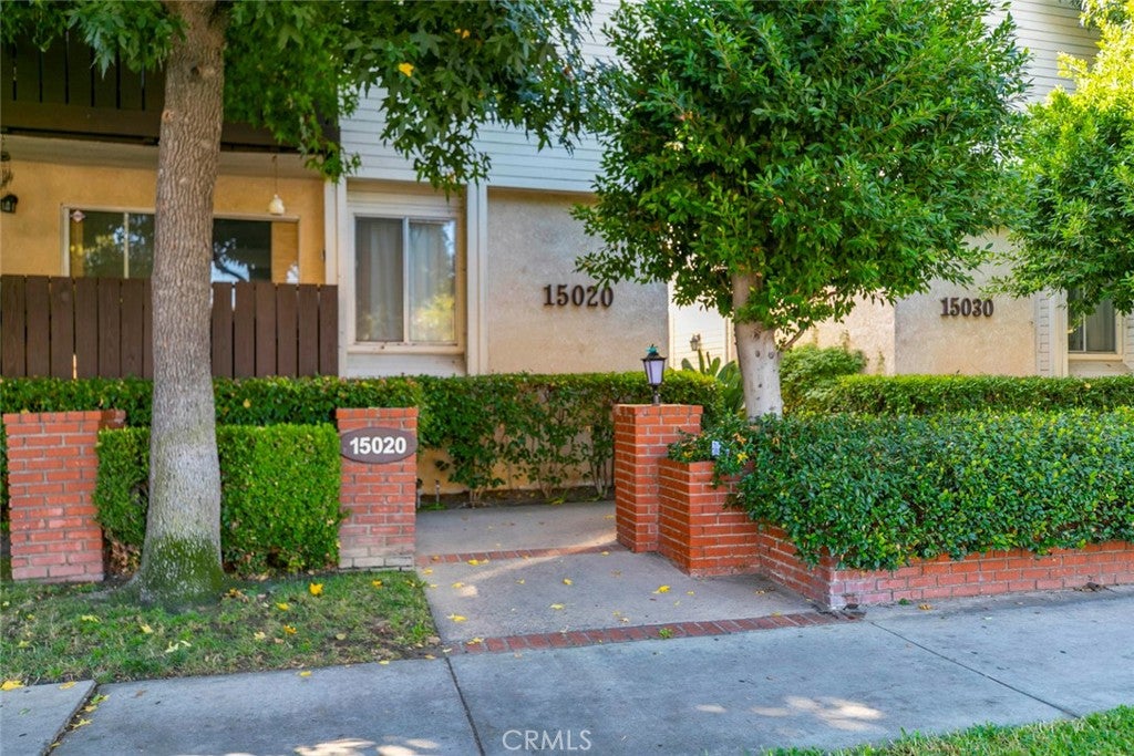 Van Nuys, California, 91411, United States, 2 Bedrooms Bedrooms, ,2 BathroomsBathrooms,Residential,For Sale,1954543