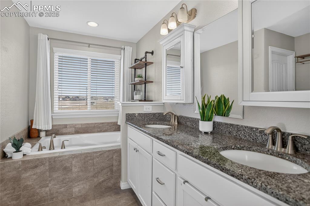 Colorado Springs, Colorado, 80925, United States, 6 Bedrooms Bedrooms, ,4 BathroomsBathrooms,Residential,For Sale,1994847