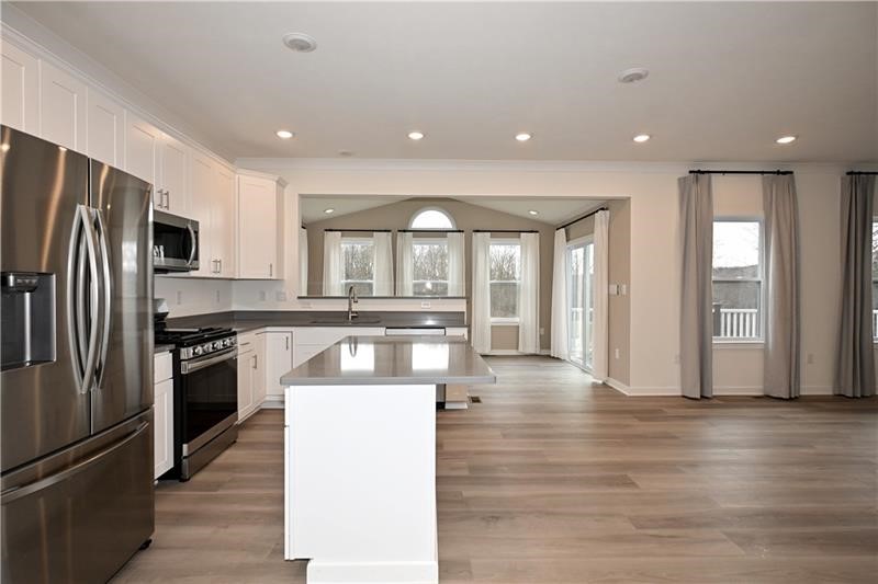 Oakdale, Pennsylvania, 15071, United States, 4 Bedrooms Bedrooms, ,4 BathroomsBathrooms,Residential,For Sale,2025427