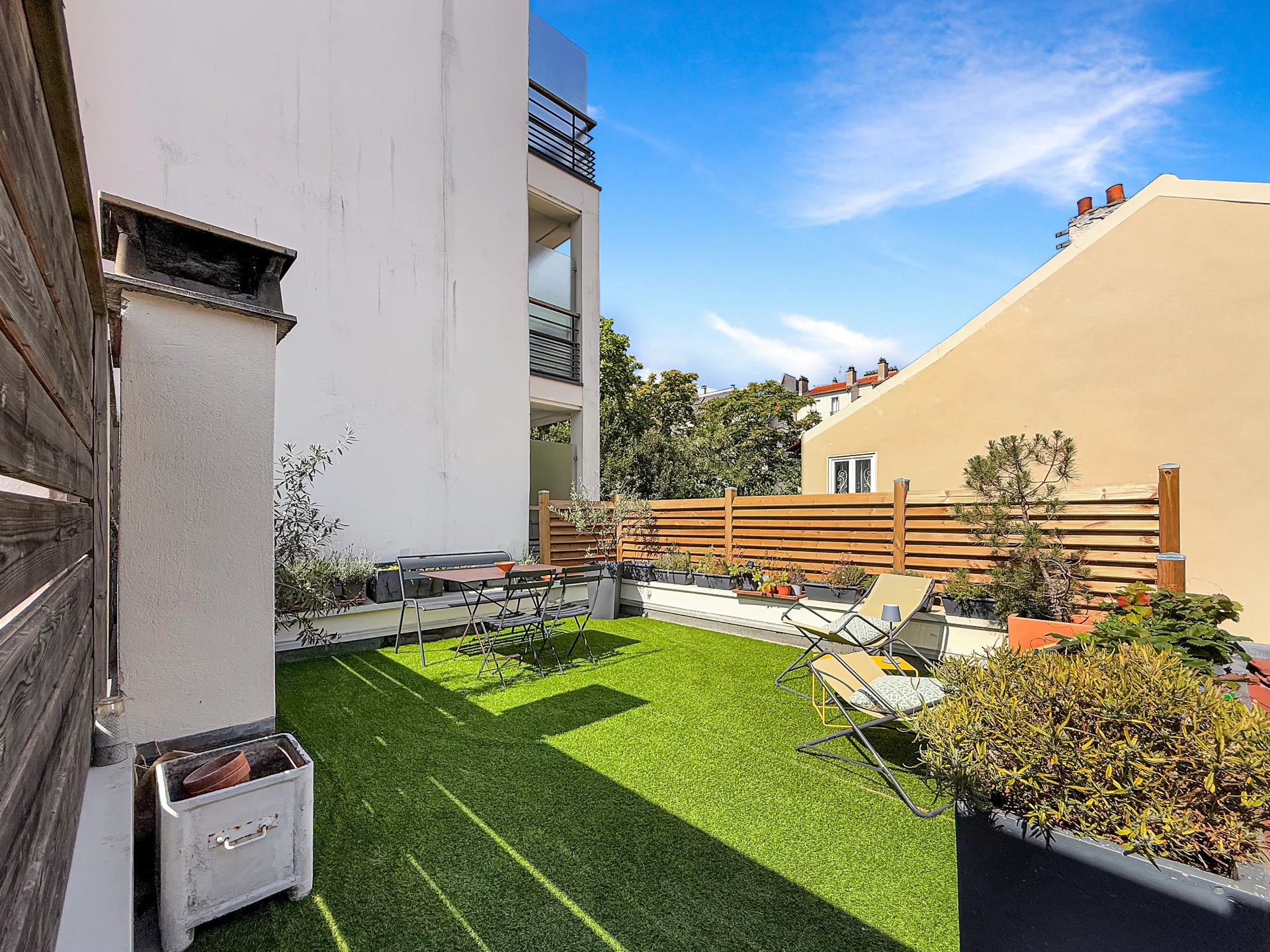 Suresnes, Île-de-France, 92150, FR, 4 Bedrooms Bedrooms, ,4 BathroomsBathrooms,Residential,For Sale,1934401