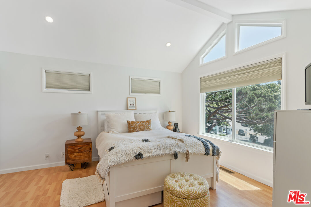 Malibu, California, 90265, United States, 1 Bedroom Bedrooms, ,1 BathroomBathrooms,Residential,For Sale,1891737