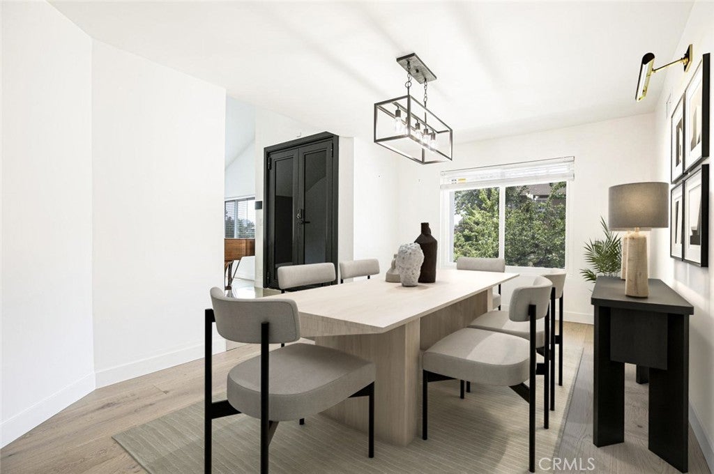 Glendale, California, 91206, United States, 4 Bedrooms Bedrooms, ,3 BathroomsBathrooms,Residential,For Sale,1940917