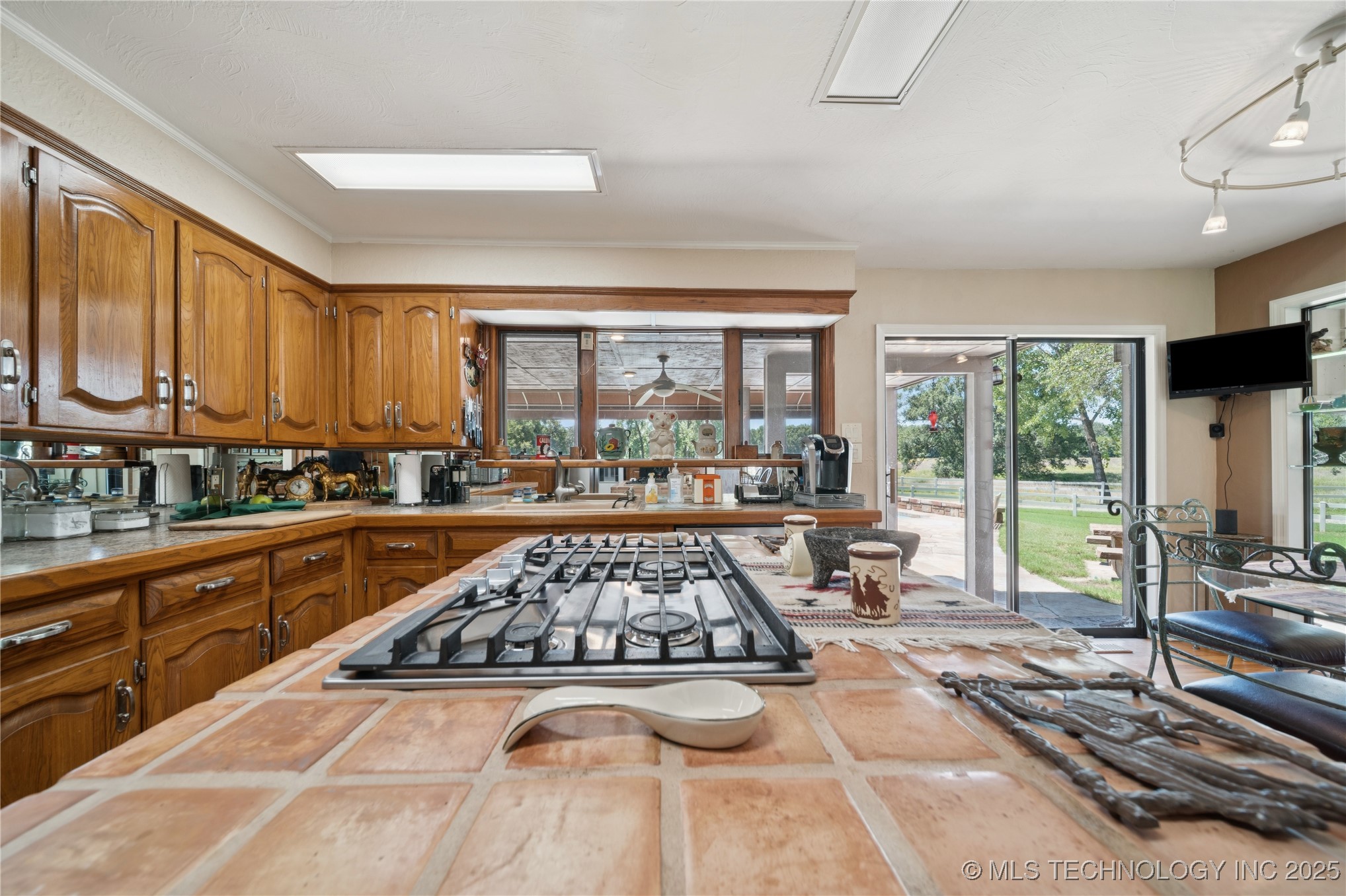 Pocola, Oklahoma, 74902, United States, 3 Bedrooms Bedrooms, ,3 BathroomsBathrooms,Residential,For Sale,1903793