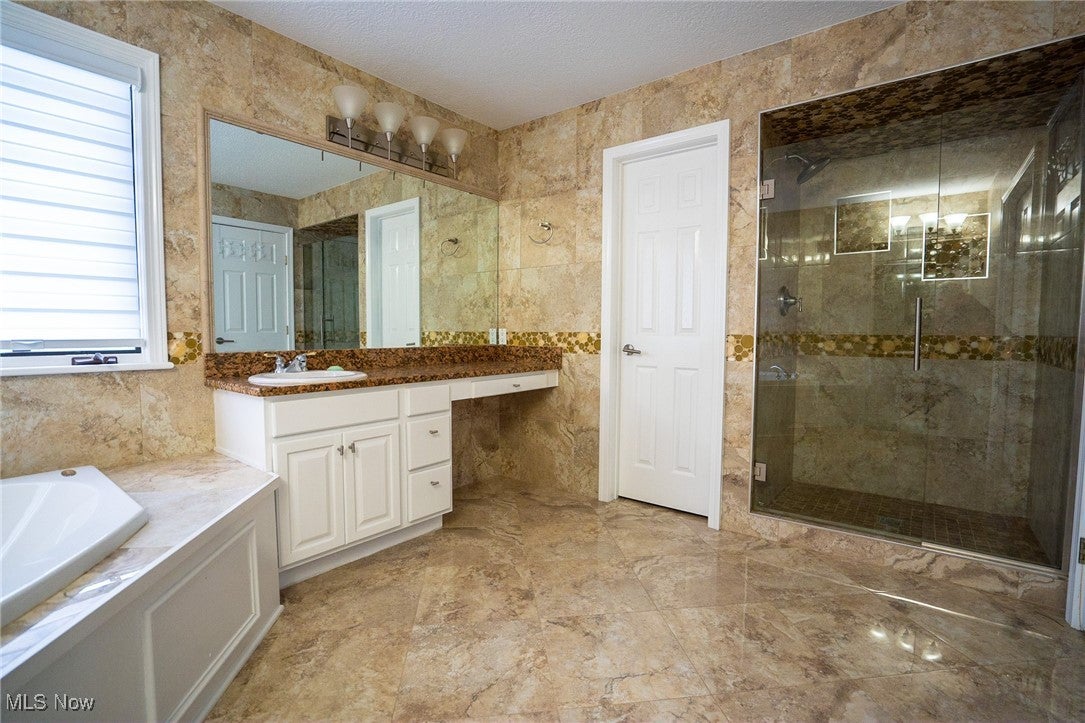 North Royalton, Ohio, 44133, United States, 4 Bedrooms Bedrooms, ,3 BathroomsBathrooms,Residential,For Sale,1973656