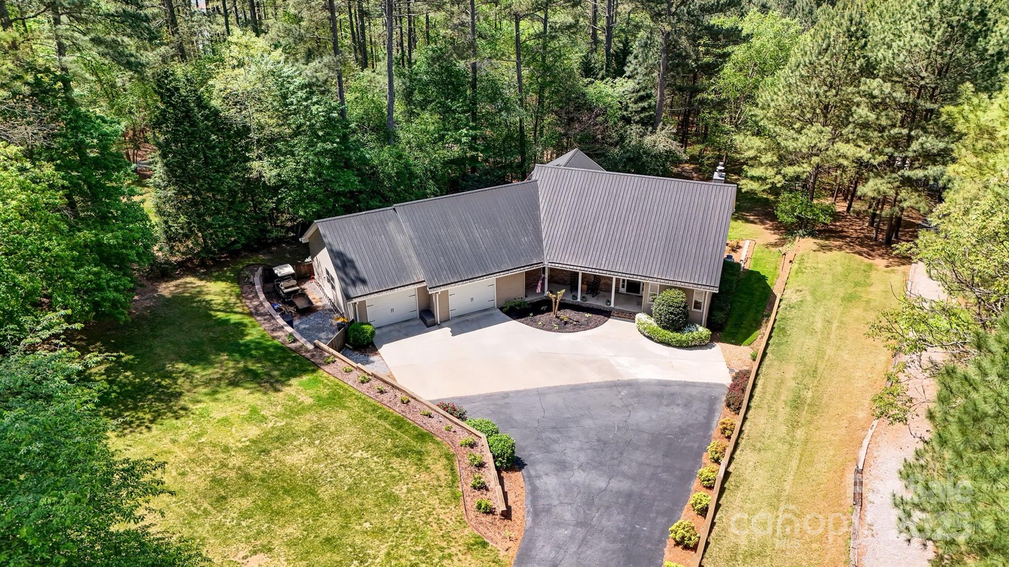Granite Falls, North Carolina, 28630, United States, 3 Bedrooms Bedrooms, ,3 BathroomsBathrooms,Residential,For Sale,1794602