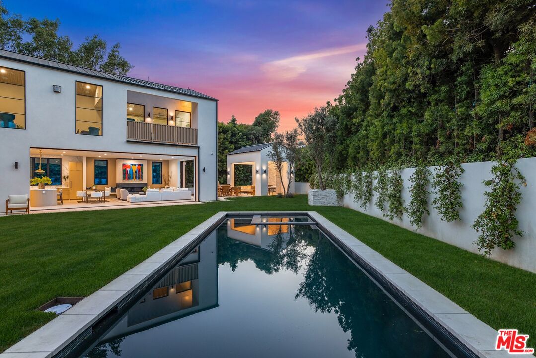 Los Angeles, California, 90049, United States, 5 Bedrooms Bedrooms, ,3 BathroomsBathrooms,Residential,For Sale,1839044