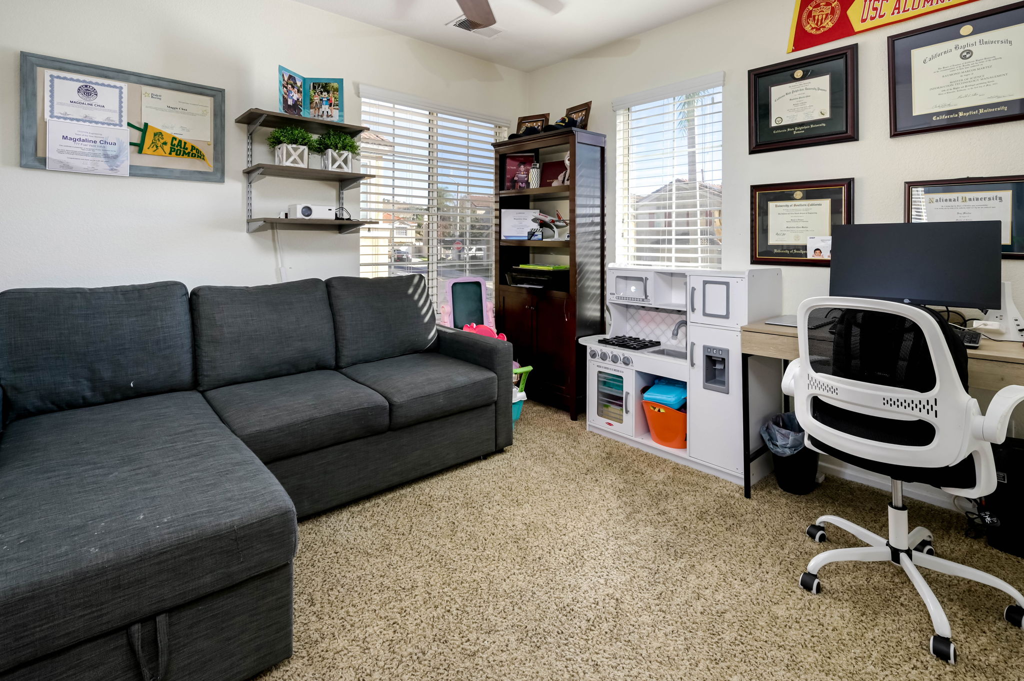 Corona, California, 92879, United States, 2 Bedrooms Bedrooms, ,3 BathroomsBathrooms,Residential,For Sale,2008178