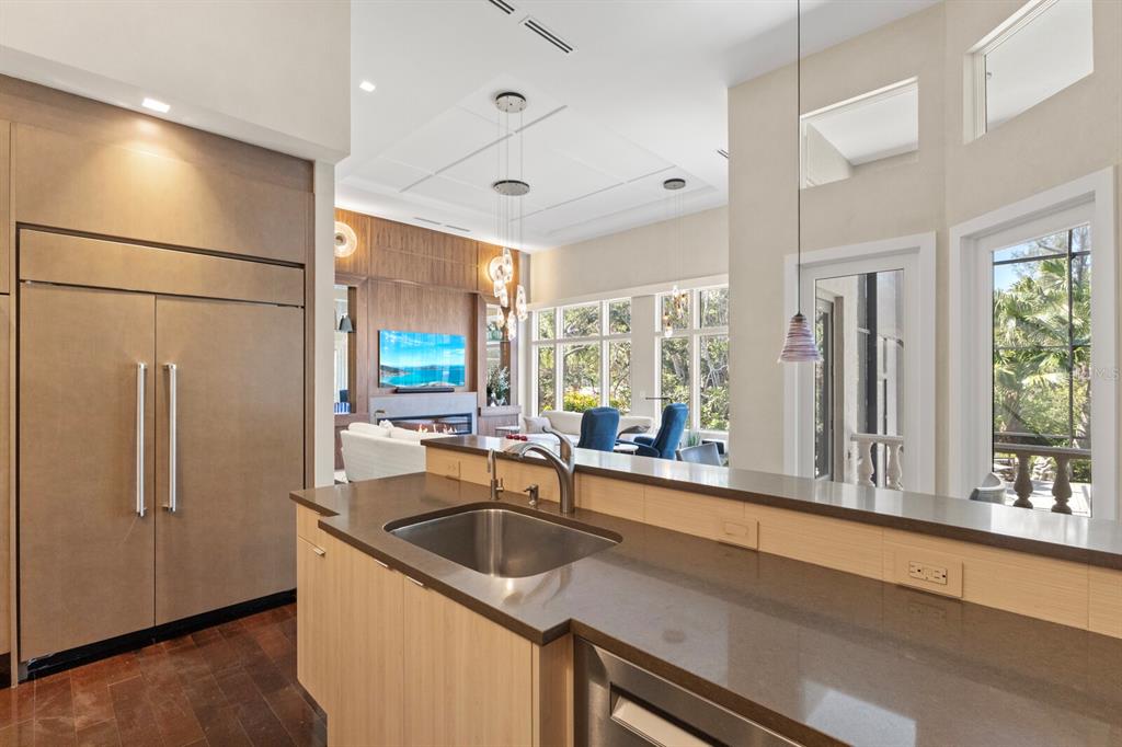 Longboat Key, Florida, 34228, United States, 5 Bedrooms Bedrooms, ,4 BathroomsBathrooms,Residential,For Sale,1785002