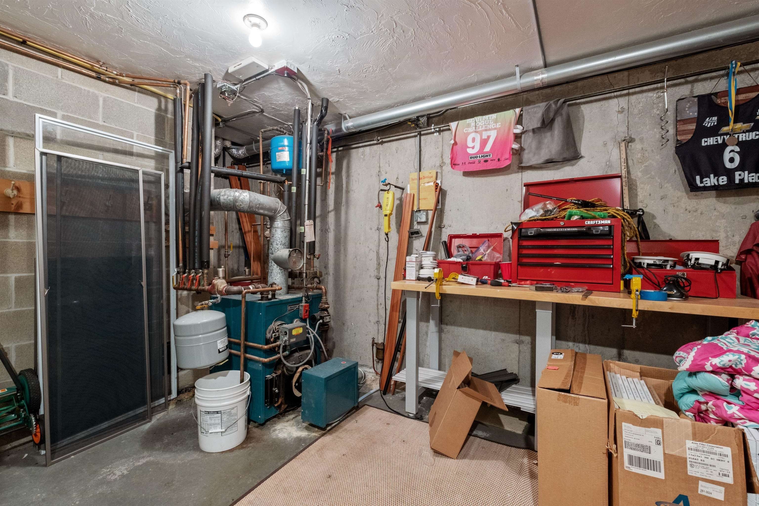 Lincoln, New Hampshire, 03251, United States, 4 Bedrooms Bedrooms, ,1 BathroomBathrooms,Residential,For Sale,1976224