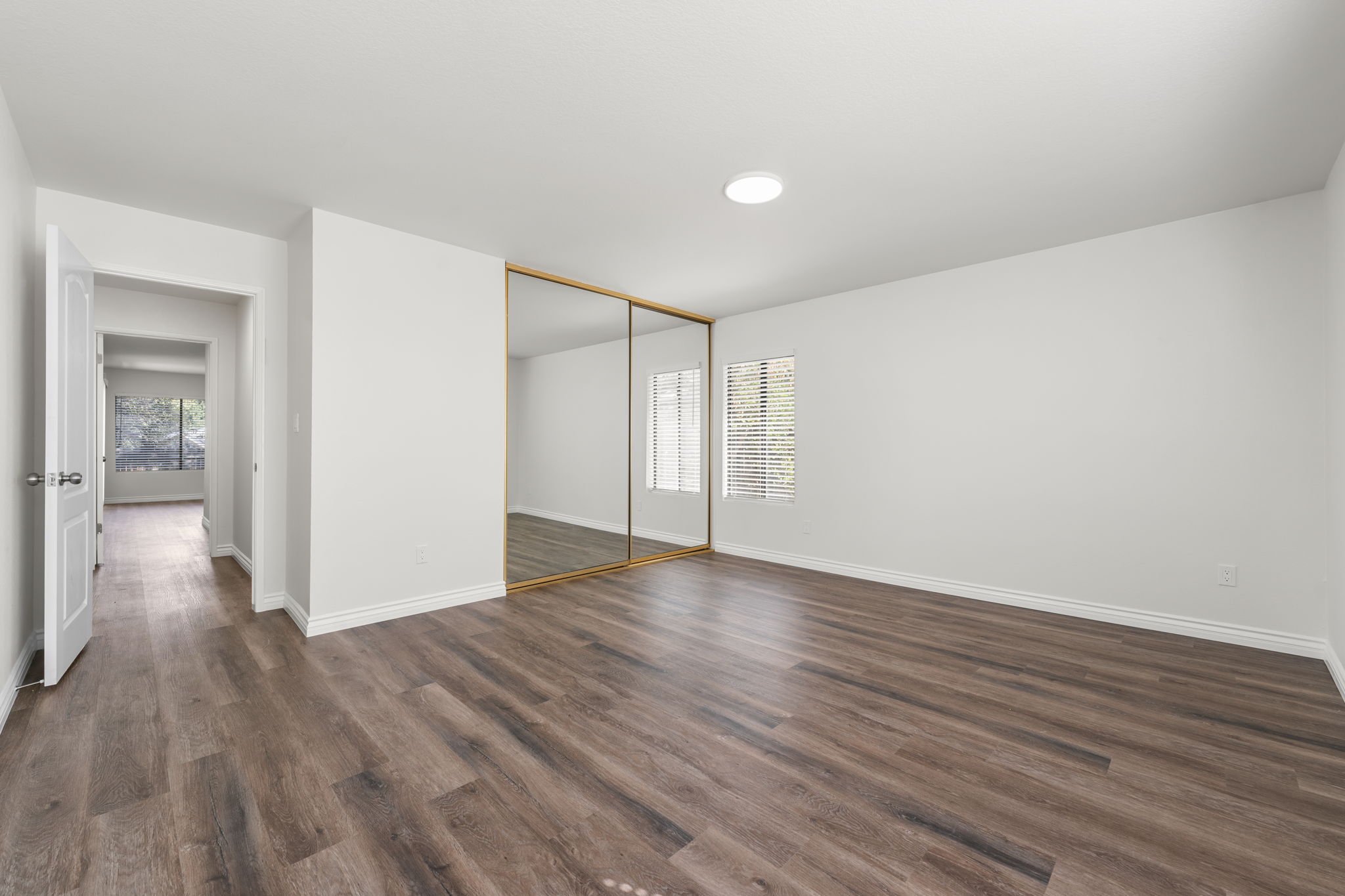 Lytle Creek, California, 92358, United States, 3 Bedrooms Bedrooms, ,2 BathroomsBathrooms,Residential,For Sale,1995534