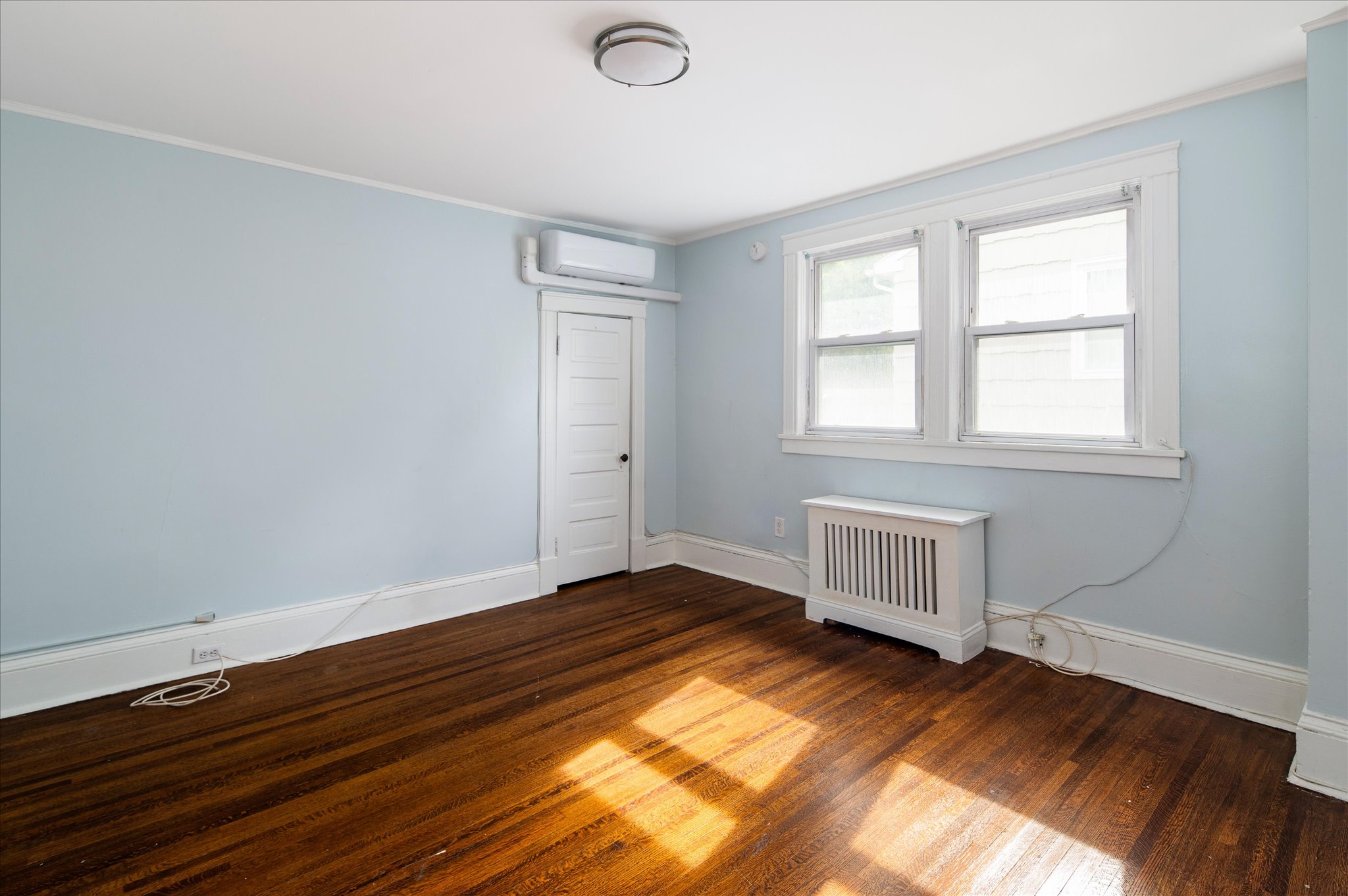  737 Bradley Street - 物件實景