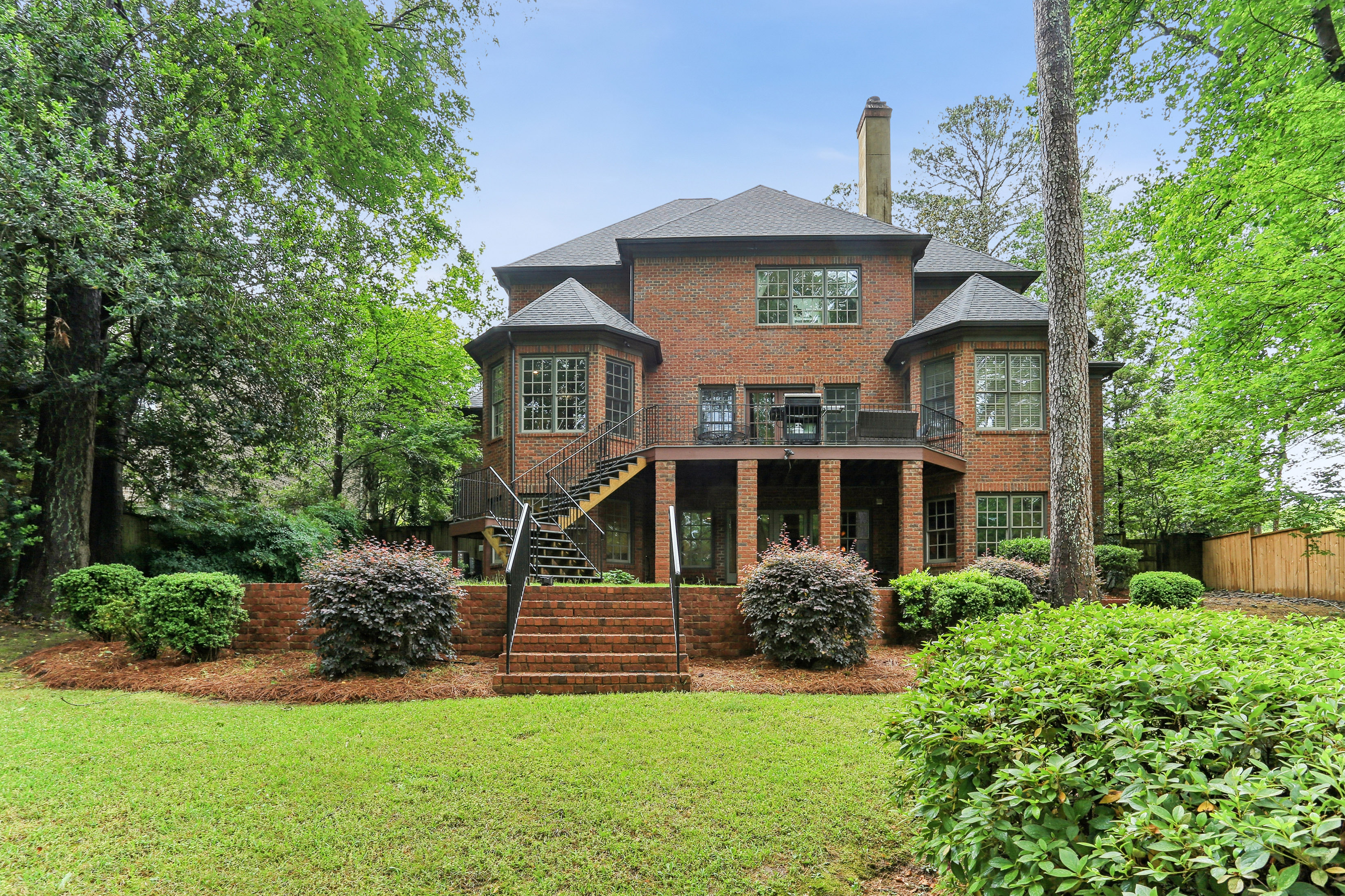  Stunning Brick Traditional in Sought-After Pine Hills - 物件實景
