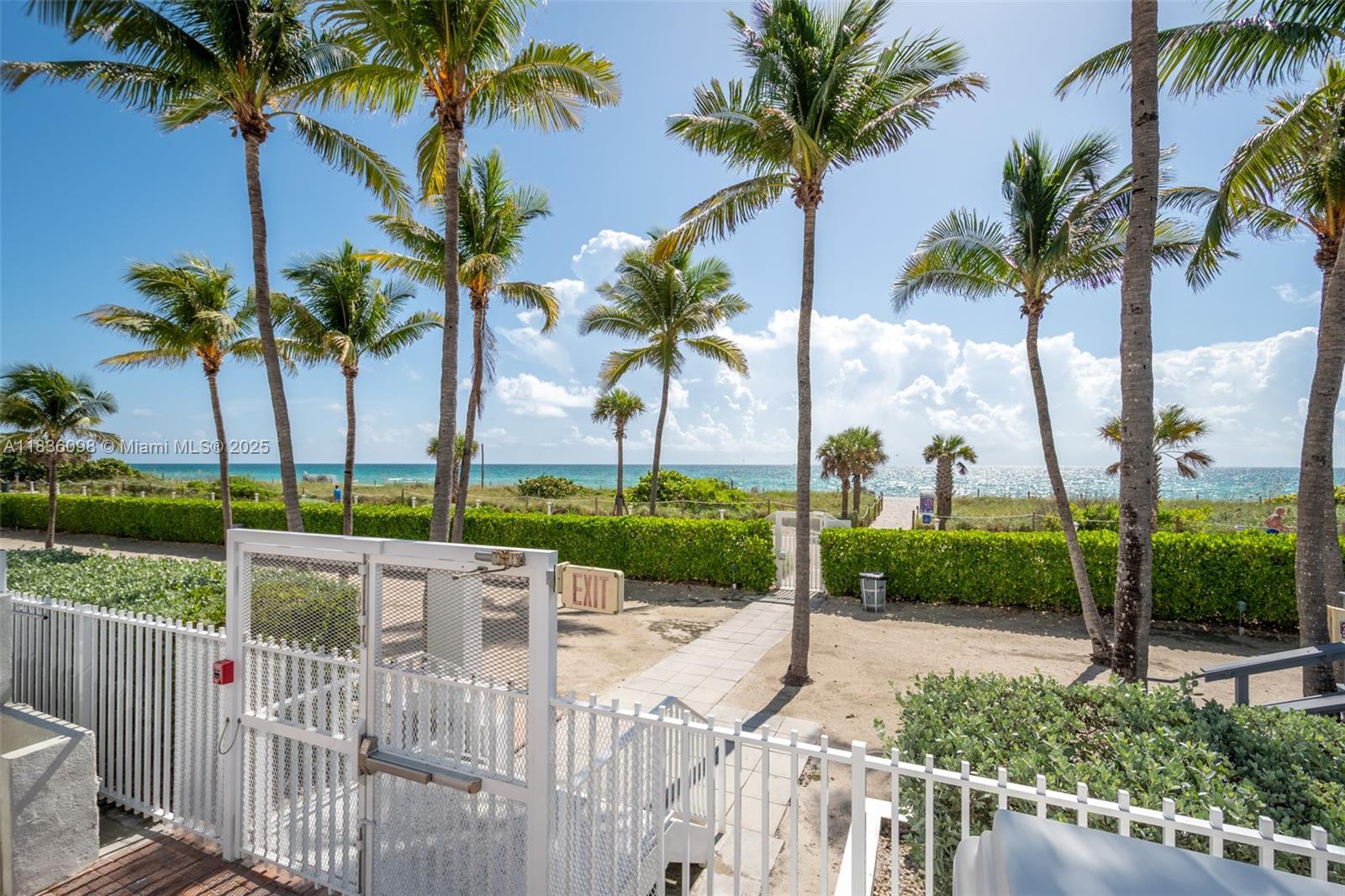 Miami Beach, Florida, 33140, United States, 2 Bedrooms Bedrooms, ,2 BathroomsBathrooms,Residential,For Sale,1885385