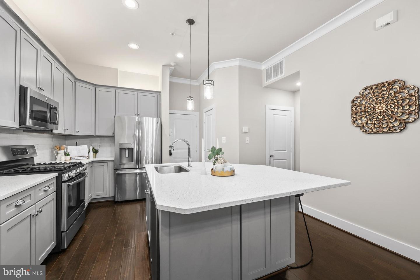 Arlington, Virginia, 22204, United States, 3 Bedrooms Bedrooms, ,4 BathroomsBathrooms,Residential,For Sale,1827823