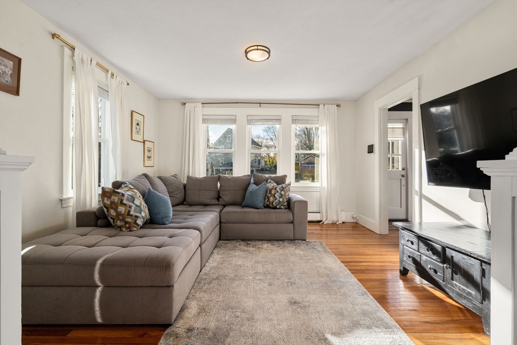 Maynard, Massachusetts, 01754, United States, 3 Bedrooms Bedrooms, ,2 BathroomsBathrooms,Residential,For Sale,1994472