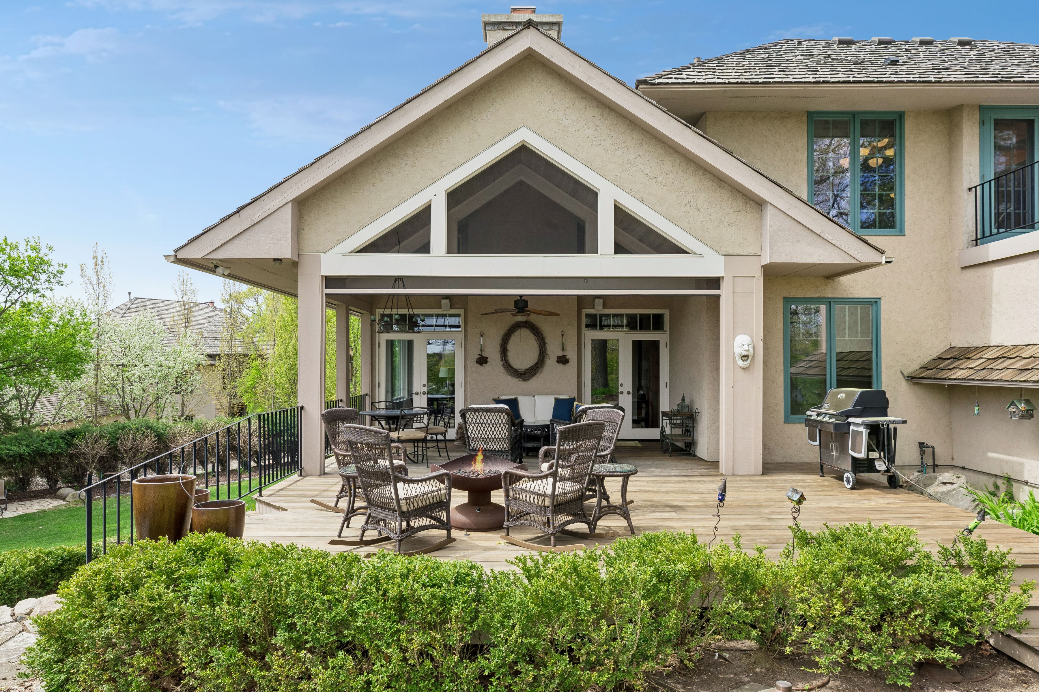  Graceful Executive Living in a Serene Edina Setting - 物件實景