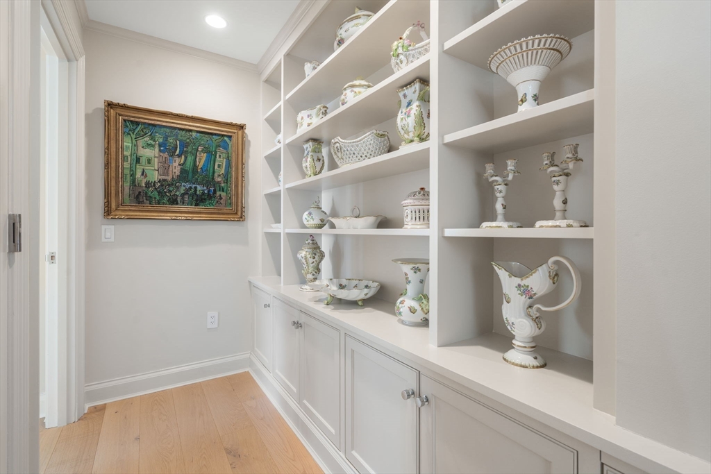 Boston, Massachusetts, 02199, United States, 3 Bedrooms Bedrooms, ,3 BathroomsBathrooms,Residential,For Sale,1940659