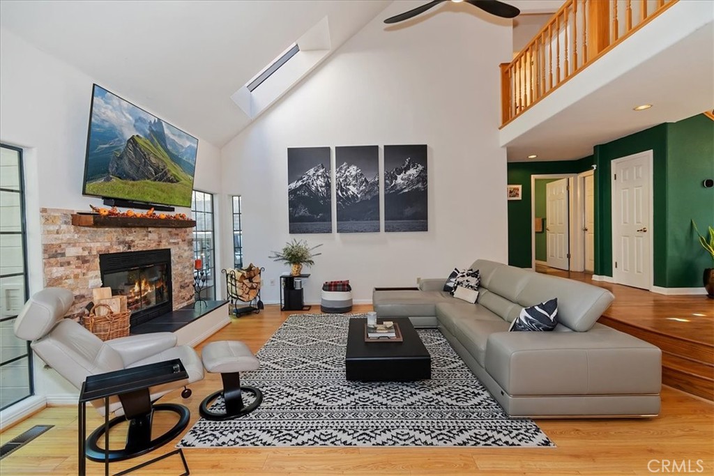 Lake Arrowhead, California, 92352, United States, 4 Bedrooms Bedrooms, ,3 BathroomsBathrooms,Residential,For Sale,1998822